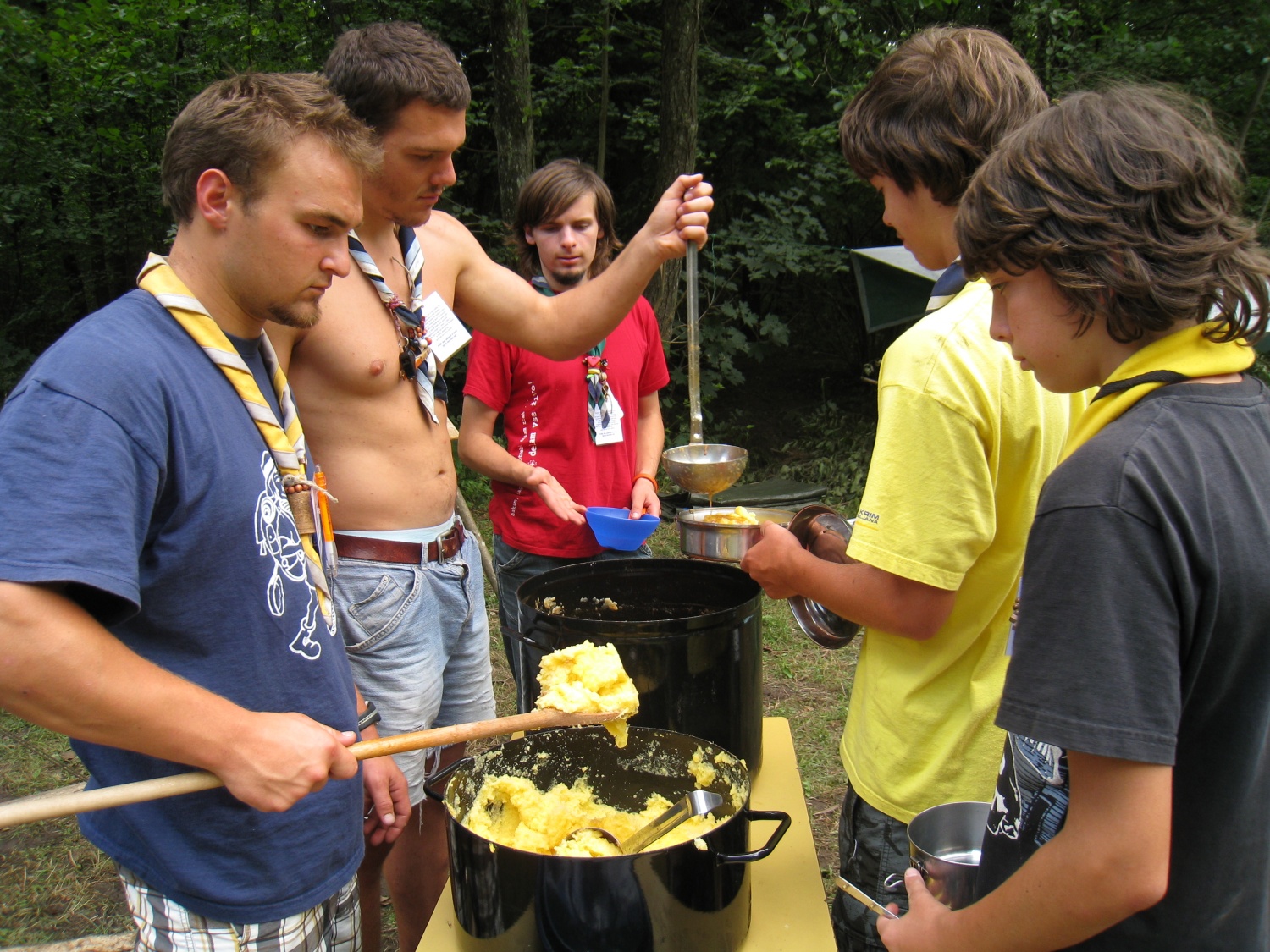 Kosilo in jaki dečki