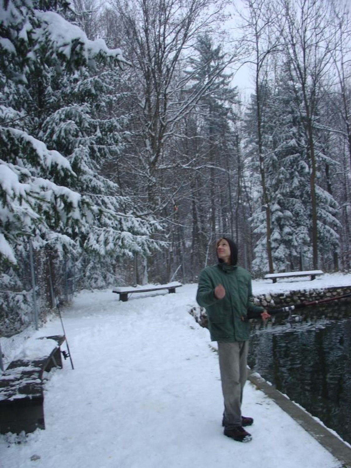 Lenart ni uspel ujeti ribe, zato pa je ujel vsaj drevo