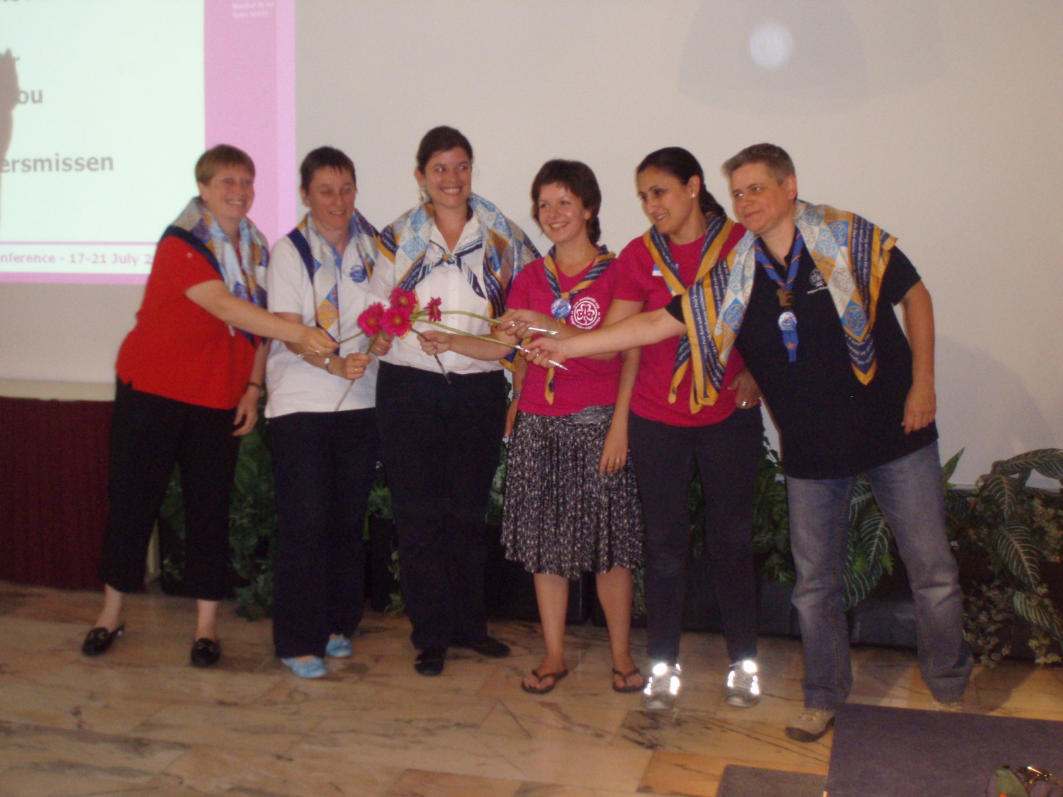 Novoizvoljeni odbor WAGGGS