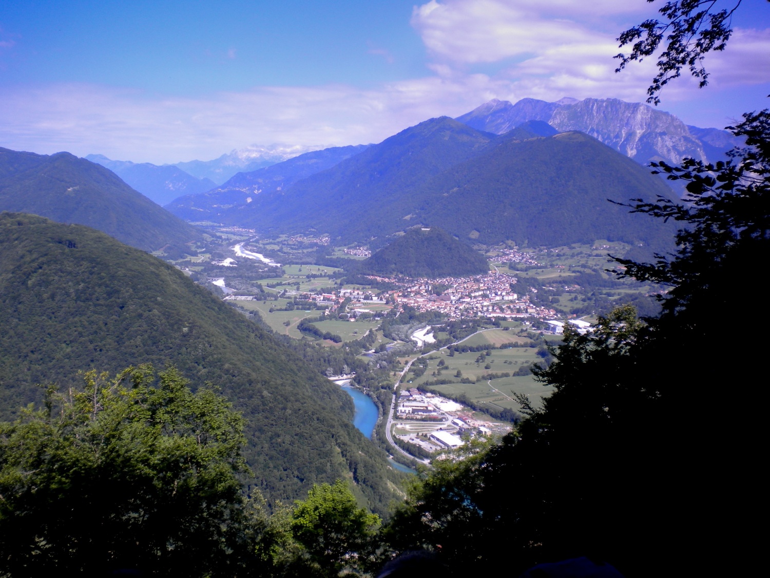 V soboto smo se udeleženci letošnje taborne šole Metode PP s pohajkovanja po dolini Soče vrnili odžejani. Nadaljevanje sledi ...