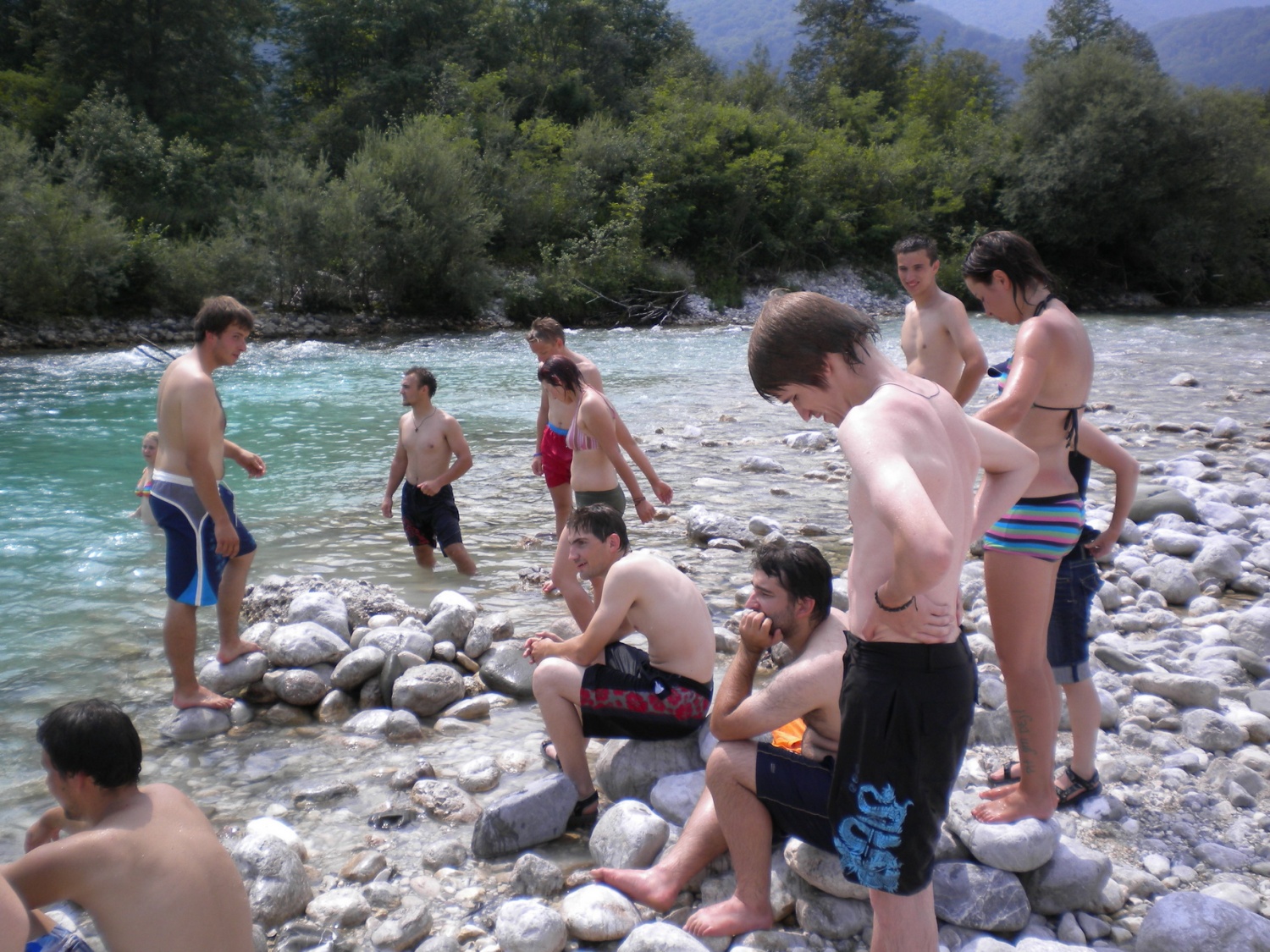 V soboto smo se udeleženci letošnje taborne šole Metode PP s pohajkovanja po dolini Soče vrnili odžejani. Nadaljevanje sledi ...