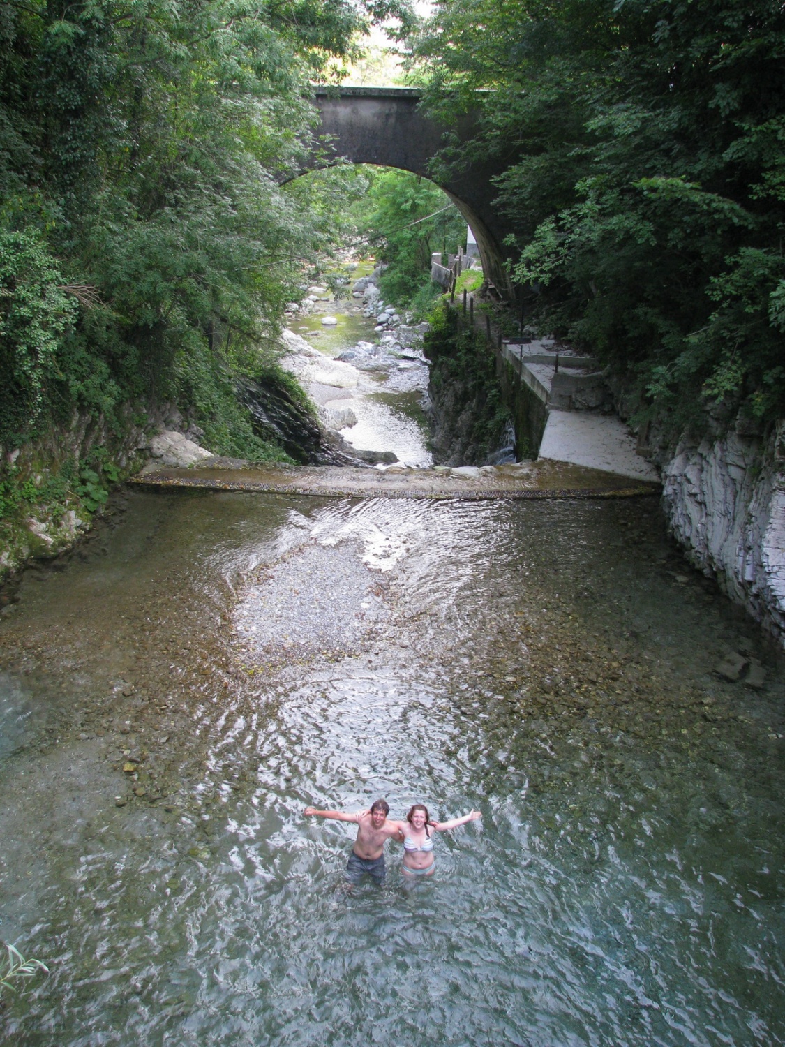 V soboto smo se udeleženci letošnje taborne šole Metode PP s pohajkovanja po dolini Soče vrnili odžejani. Nadaljevanje sledi ...