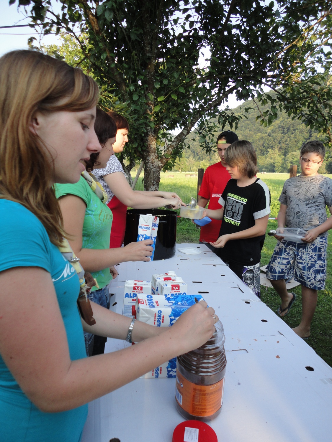 MLADI NA KOLPI/KUPI 2010 skupaj s skavti

Preventivni programi za mlade Slovenije (otroci in mladostniki, ki so vključeni v programe Centrov za socialno delo LJ Moste-Polje, LJ Vič-Rudnik, Kranj, Tržič in Škofja Loka ter Javni zavod Mladi zmaji in Mladinski center Velenje) so v času poletnih počitnic, med 25. in 27. julijem 2010, skupaj s hrvaškim partnerjem (organizacija SOS Dječje selo), organizirali TRIDNEVNI TABOR NA REKI KOLPI.