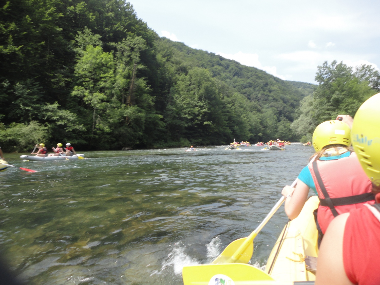 MLADI NA KOLPI/KUPI 2010 skupaj s skavti

Preventivni programi za mlade Slovenije (otroci in mladostniki, ki so vključeni v programe Centrov za socialno delo LJ Moste-Polje, LJ Vič-Rudnik, Kranj, Tržič in Škofja Loka ter Javni zavod Mladi zmaji in Mladinski center Velenje) so v času poletnih počitnic, med 25. in 27. julijem 2010, skupaj s hrvaškim partnerjem (organizacija SOS Dječje selo), organizirali TRIDNEVNI TABOR NA REKI KOLPI.
