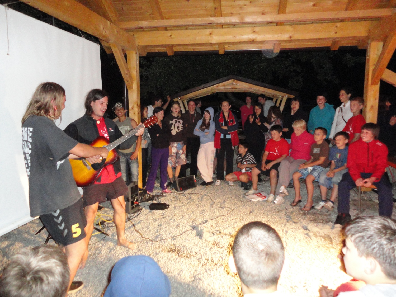 MLADI NA KOLPI/KUPI 2010 skupaj s skavti

Preventivni programi za mlade Slovenije (otroci in mladostniki, ki so vključeni v programe Centrov za socialno delo LJ Moste-Polje, LJ Vič-Rudnik, Kranj, Tržič in Škofja Loka ter Javni zavod Mladi zmaji in Mladinski center Velenje) so v času poletnih počitnic, med 25. in 27. julijem 2010, skupaj s hrvaškim partnerjem (organizacija SOS Dječje selo), organizirali TRIDNEVNI TABOR NA REKI KOLPI.
