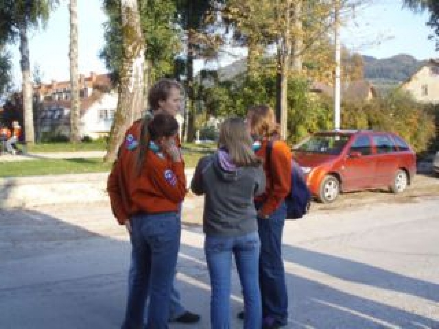 Četovodja v pogovoru z izvidnicami