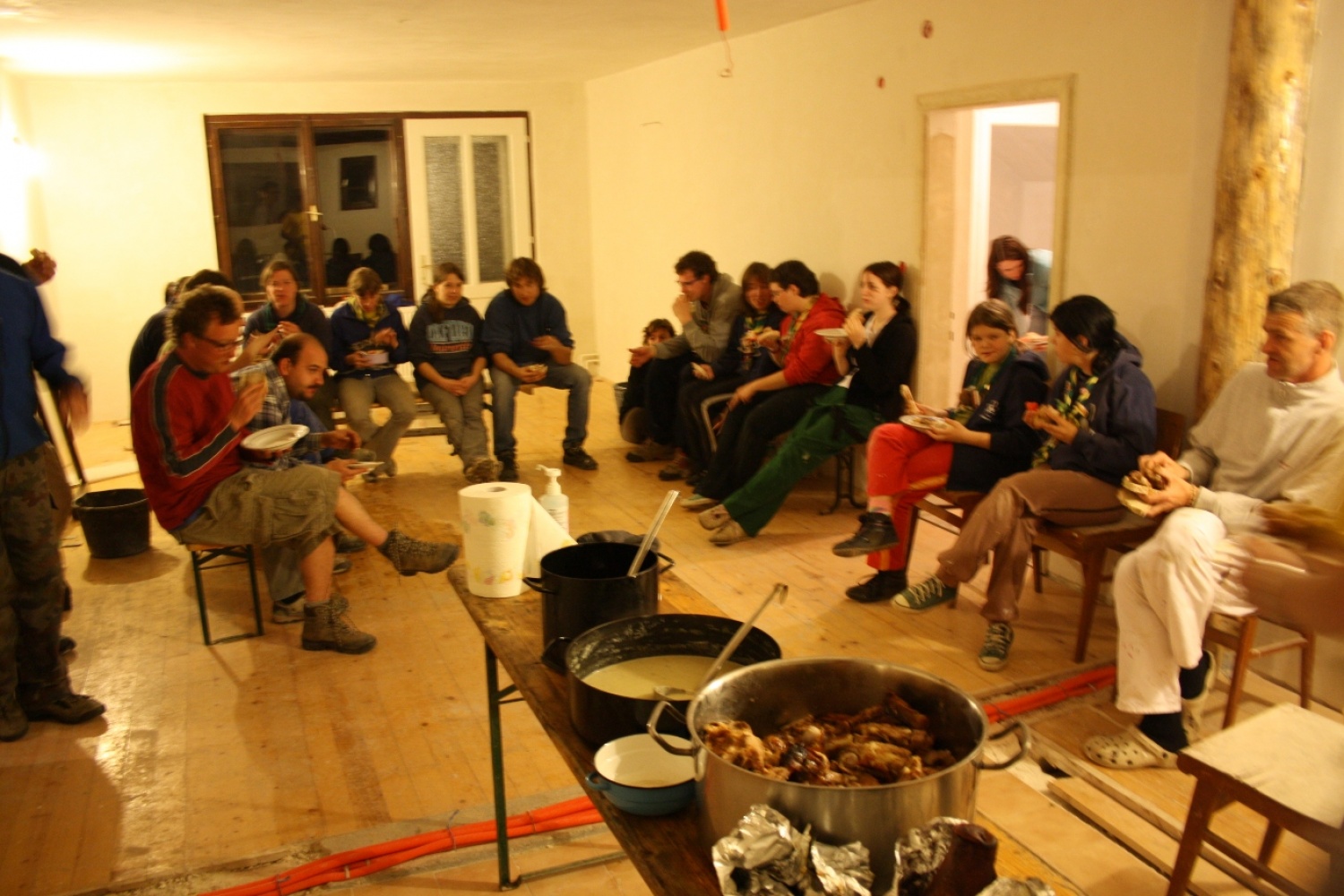 Zaslužena večerja (pujs počiva v loncu spodaj)