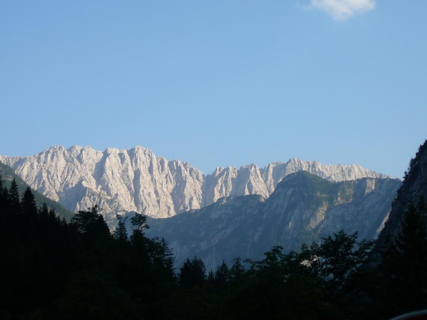 Gorska veriga nad dolino Trente