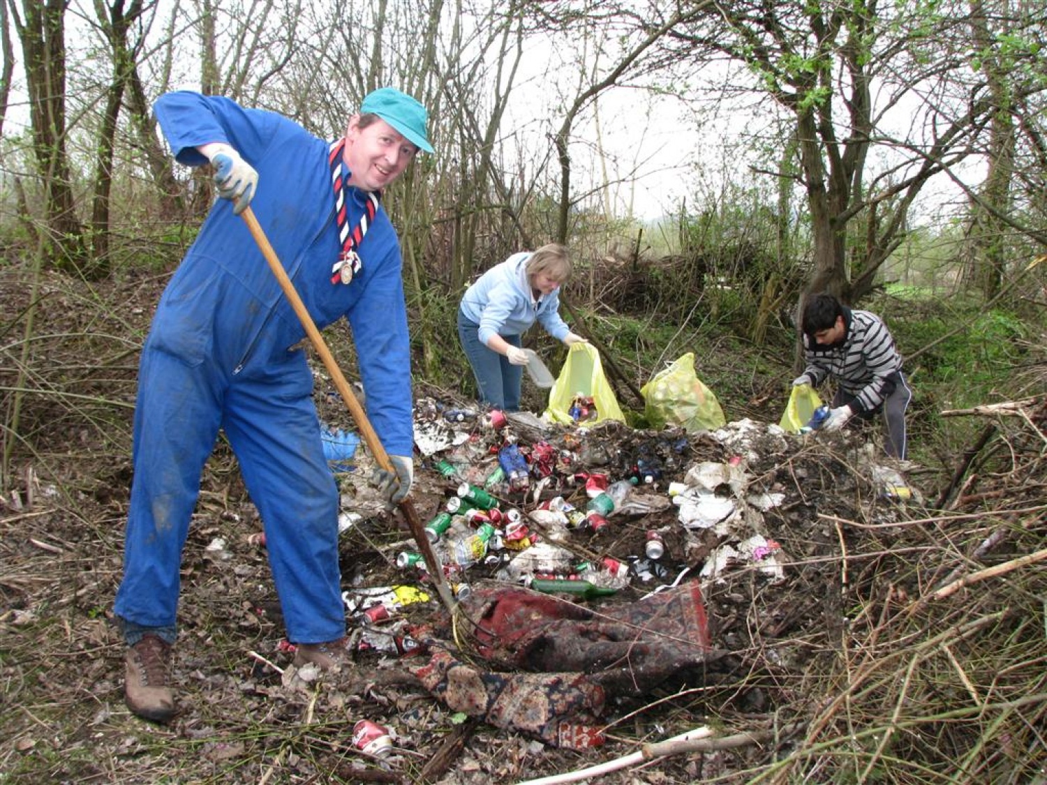 Čiščenje kar z vilami ...