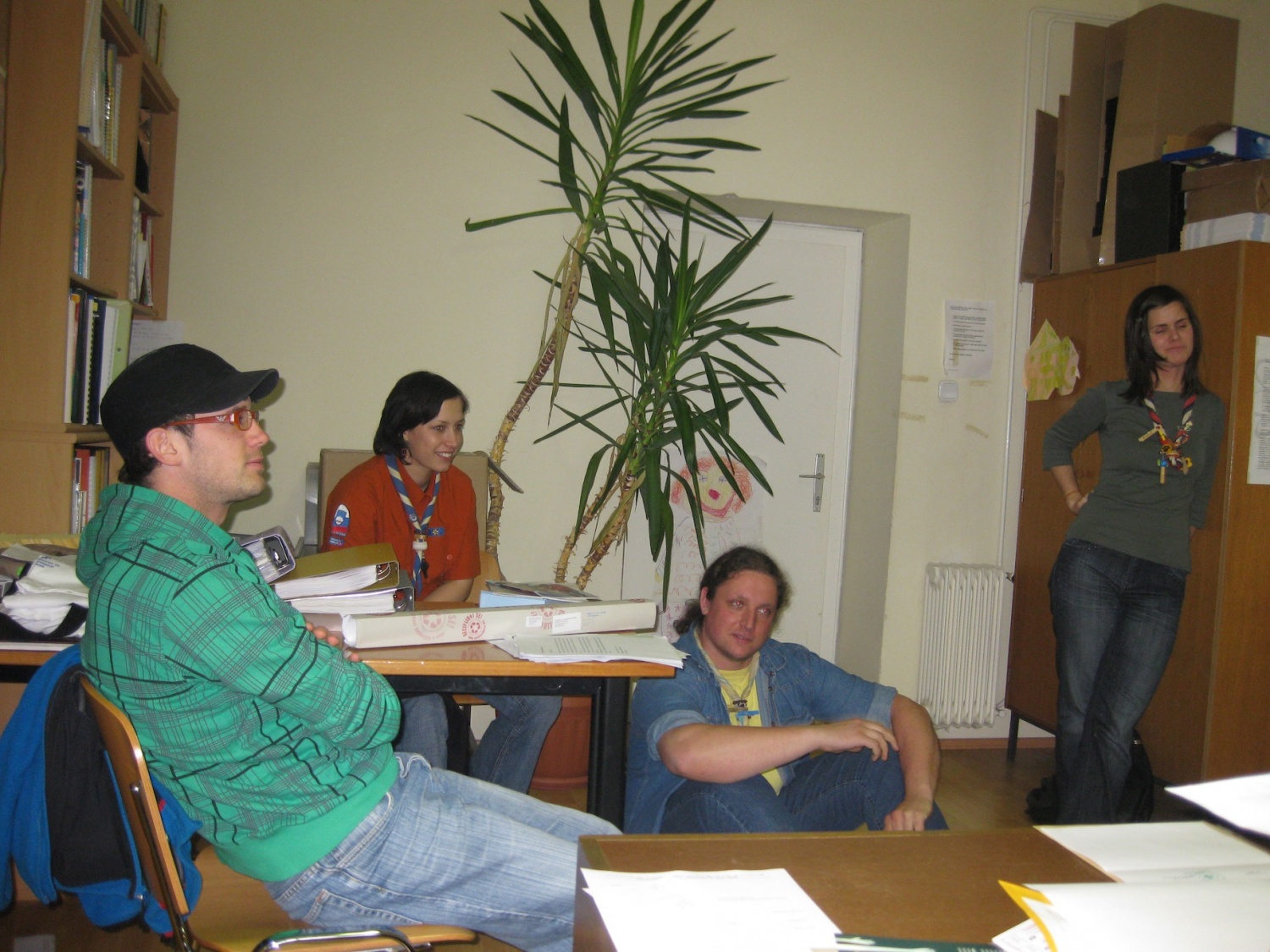 V torek, 13.4.2010 so se v mogočen krog združili vsi voditelji tabornih šol, ki se bodo odvijale v letu 2010. In tako smo dorekli...