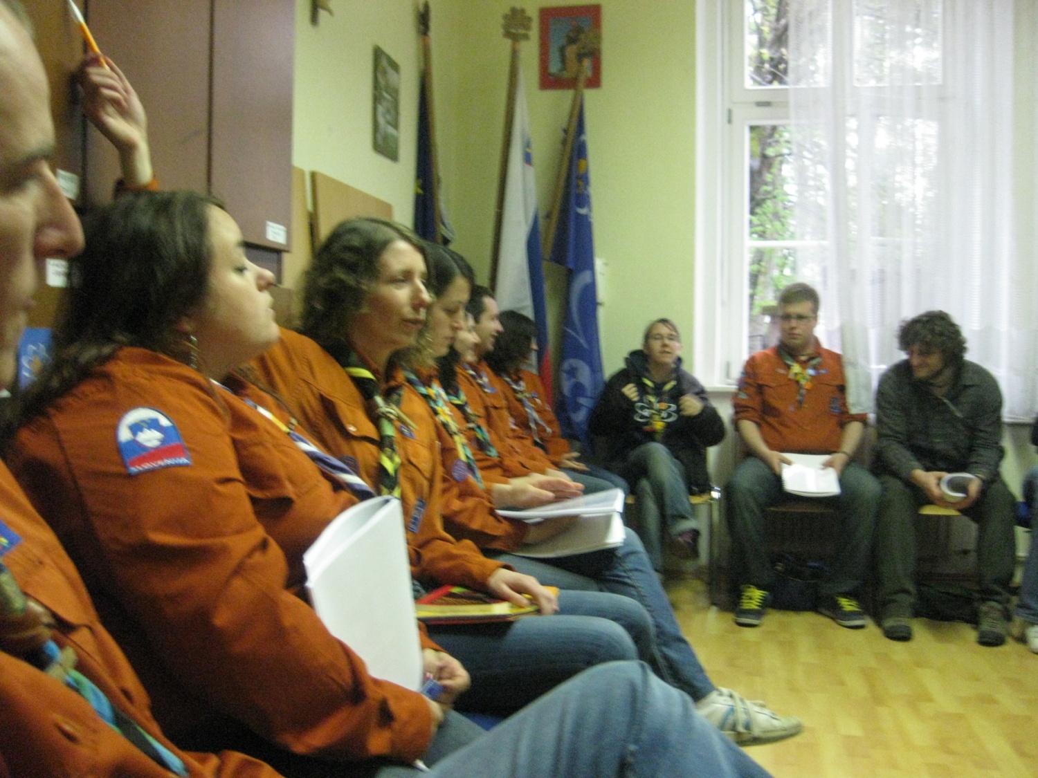 V torek, 13.4.2010 so se v mogočen krog združili vsi voditelji tabornih šol, ki se bodo odvijale v letu 2010. In tako smo dorekli...