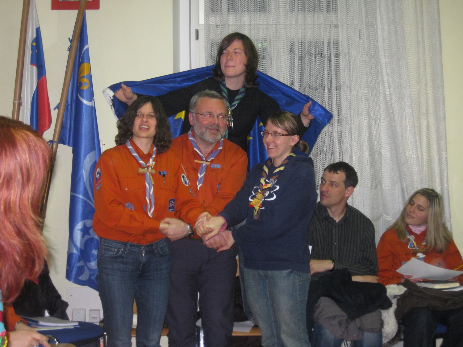 V torek, 13.4.2010 so se v mogočen krog združili vsi voditelji tabornih šol, ki se bodo odvijale v letu 2010. In tako smo dorekli...