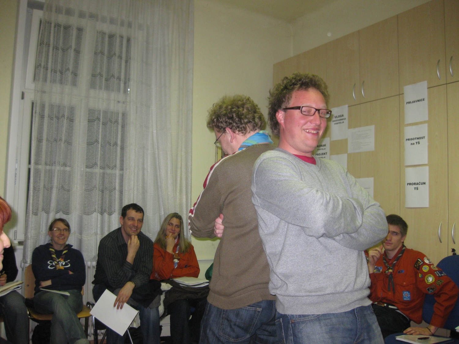 V torek, 13.4.2010 so se v mogočen krog združili vsi voditelji tabornih šol, ki se bodo odvijale v letu 2010. In tako smo dorekli...