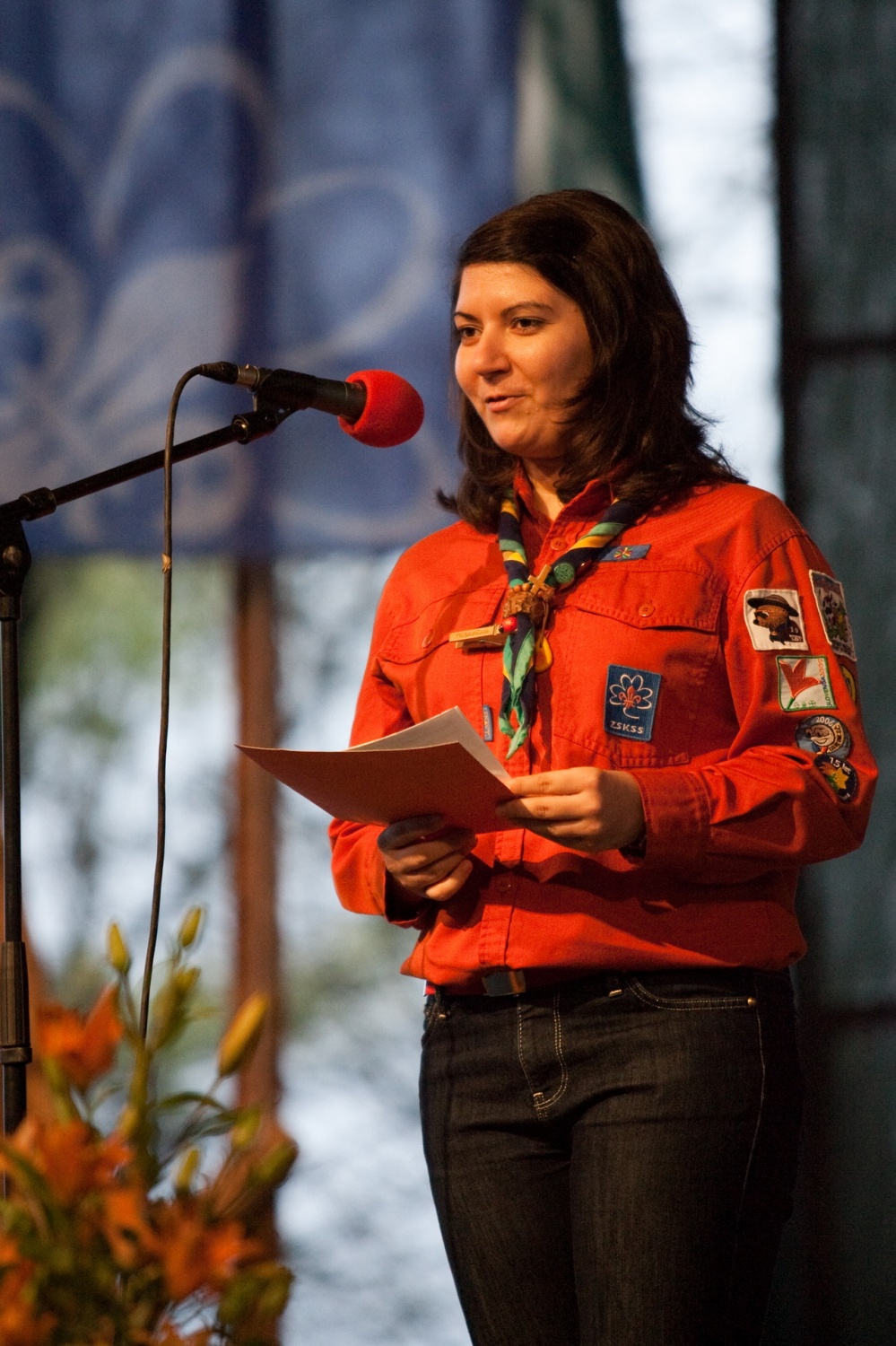 V soboto, 10. aprila, je v poletnem gledališču Studenec odmeval smeh, skavtski aplavz in veselje. Na osrednjem praznovanju ob 20-letnici ZSKSS se je zbrala celotna paleta skavtov – voditelji, PP-ji, odrasli skavti, skavtske družinice … Pridružili pa se nam je tudi gospod predsednik, dr. Danilo Türk, ter predstavniki tabornikov.