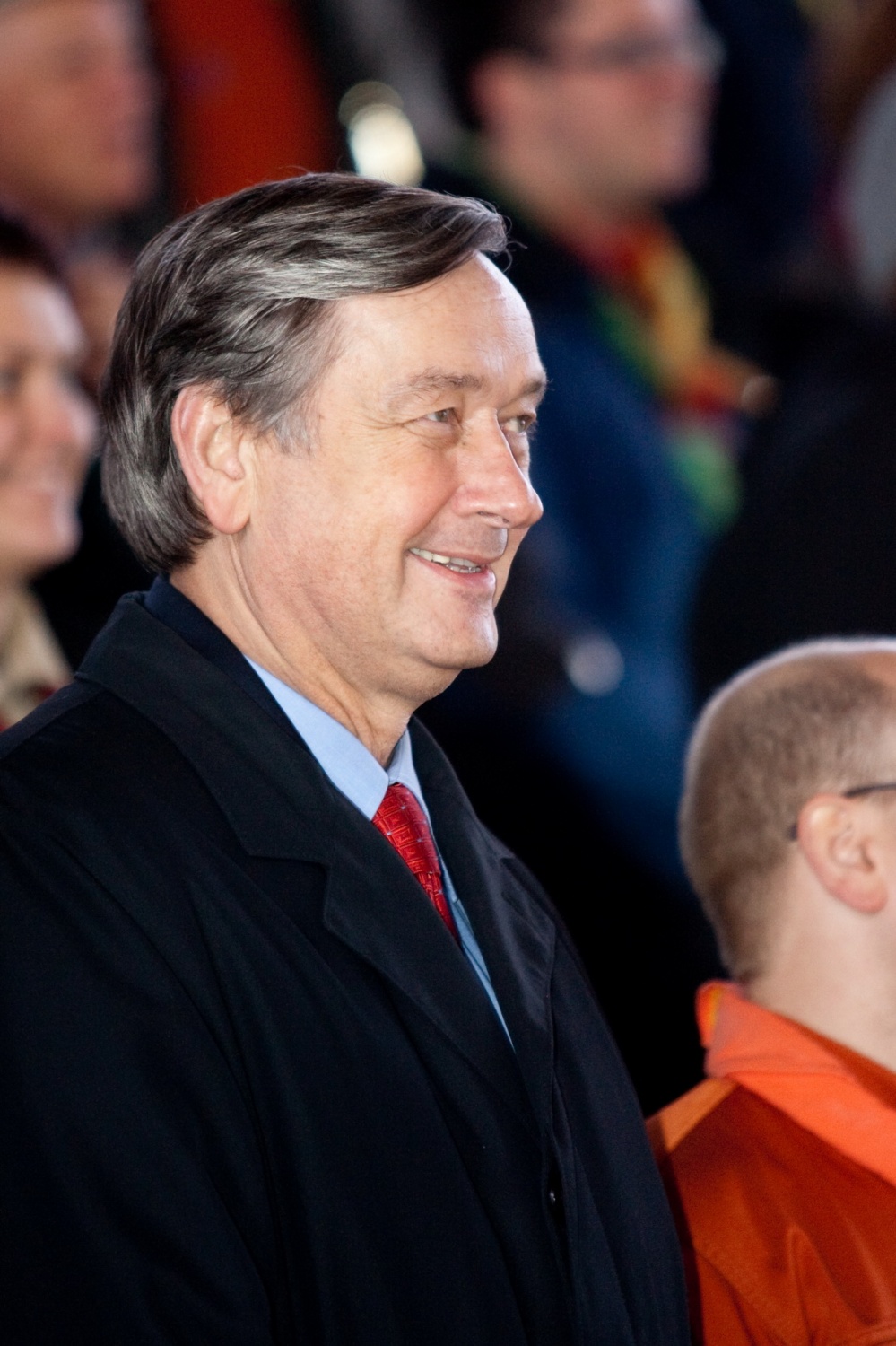 V soboto, 10. aprila, je v poletnem gledališču Studenec odmeval smeh, skavtski aplavz in veselje. Na osrednjem praznovanju ob 20-letnici ZSKSS se je zbrala celotna paleta skavtov – voditelji, PP-ji, odrasli skavti, skavtske družinice … Pridružili pa se nam je tudi gospod predsednik, dr. Danilo Türk, ter predstavniki tabornikov.