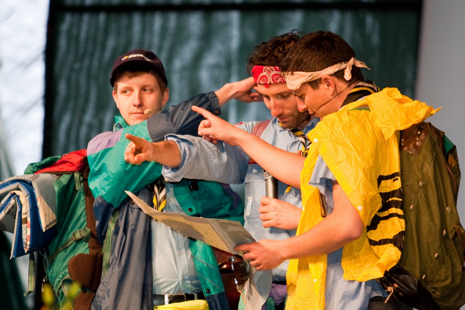 V soboto, 10. aprila, je v poletnem gledališču Studenec odmeval smeh, skavtski aplavz in veselje. Na osrednjem praznovanju ob 20-letnici ZSKSS se je zbrala celotna paleta skavtov – voditelji, PP-ji, odrasli skavti, skavtske družinice … Pridružili pa se nam je tudi gospod predsednik, dr. Danilo Türk, ter predstavniki tabornikov.