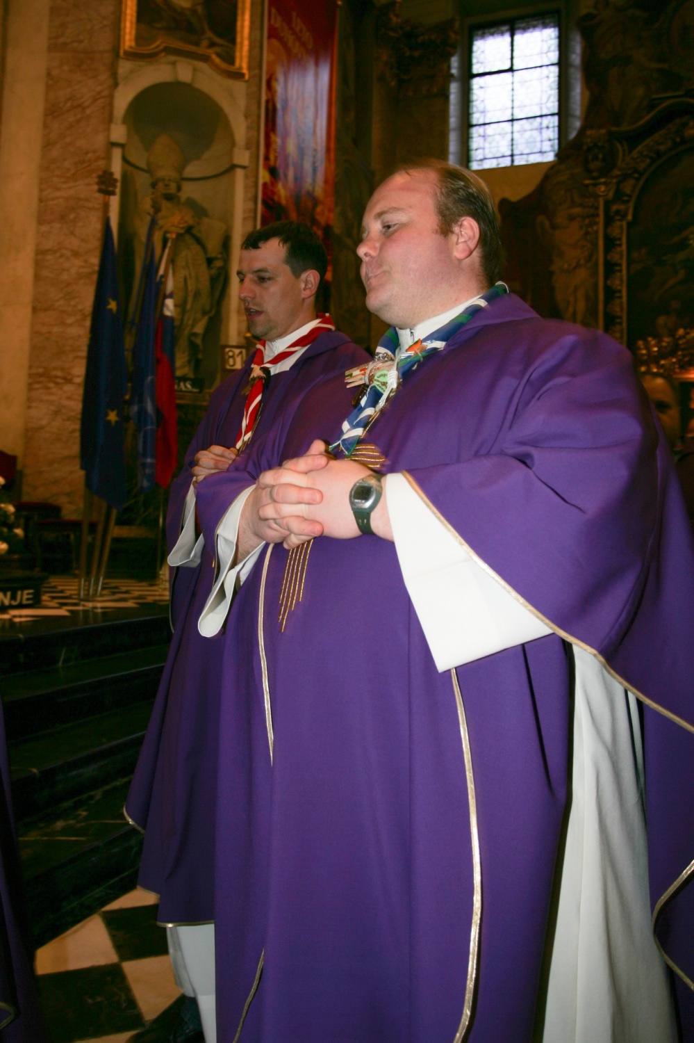 Fotoutrinki svete maše ob 20 letnici ZSKSS v ljubljanski stolnici.