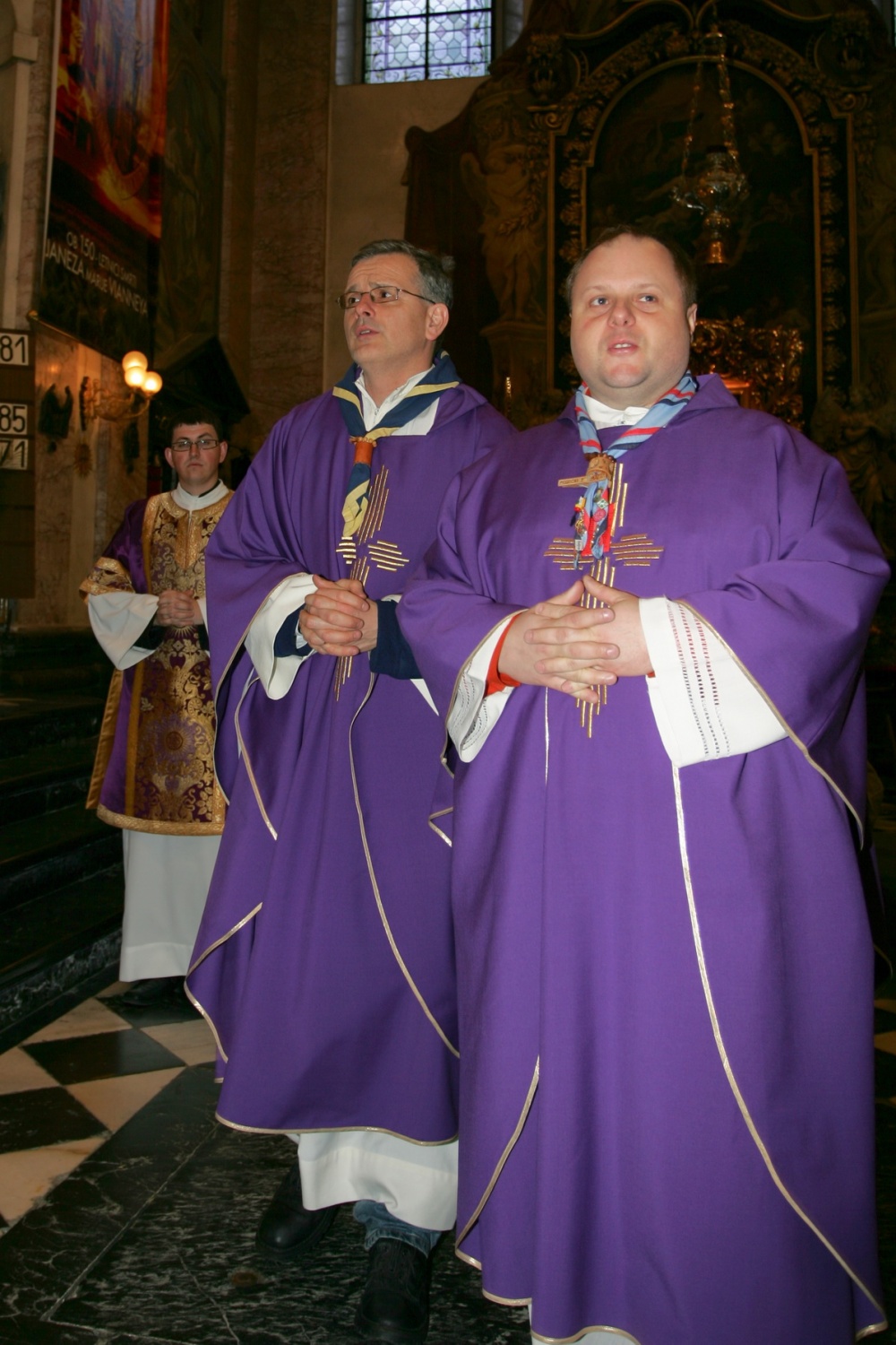 Fotoutrinki svete maše ob 20 letnici ZSKSS v ljubljanski stolnici.