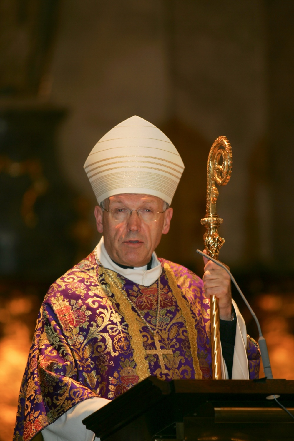 Fotoutrinki svete maše ob 20 letnici ZSKSS v ljubljanski stolnici.