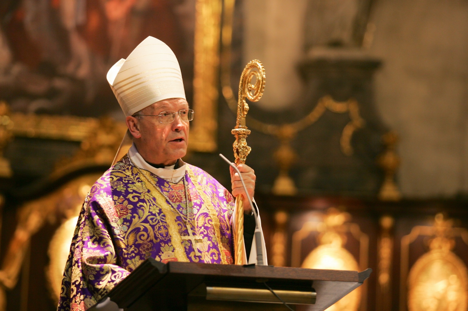 Fotoutrinki svete maše ob 20 letnici ZSKSS v ljubljanski stolnici.