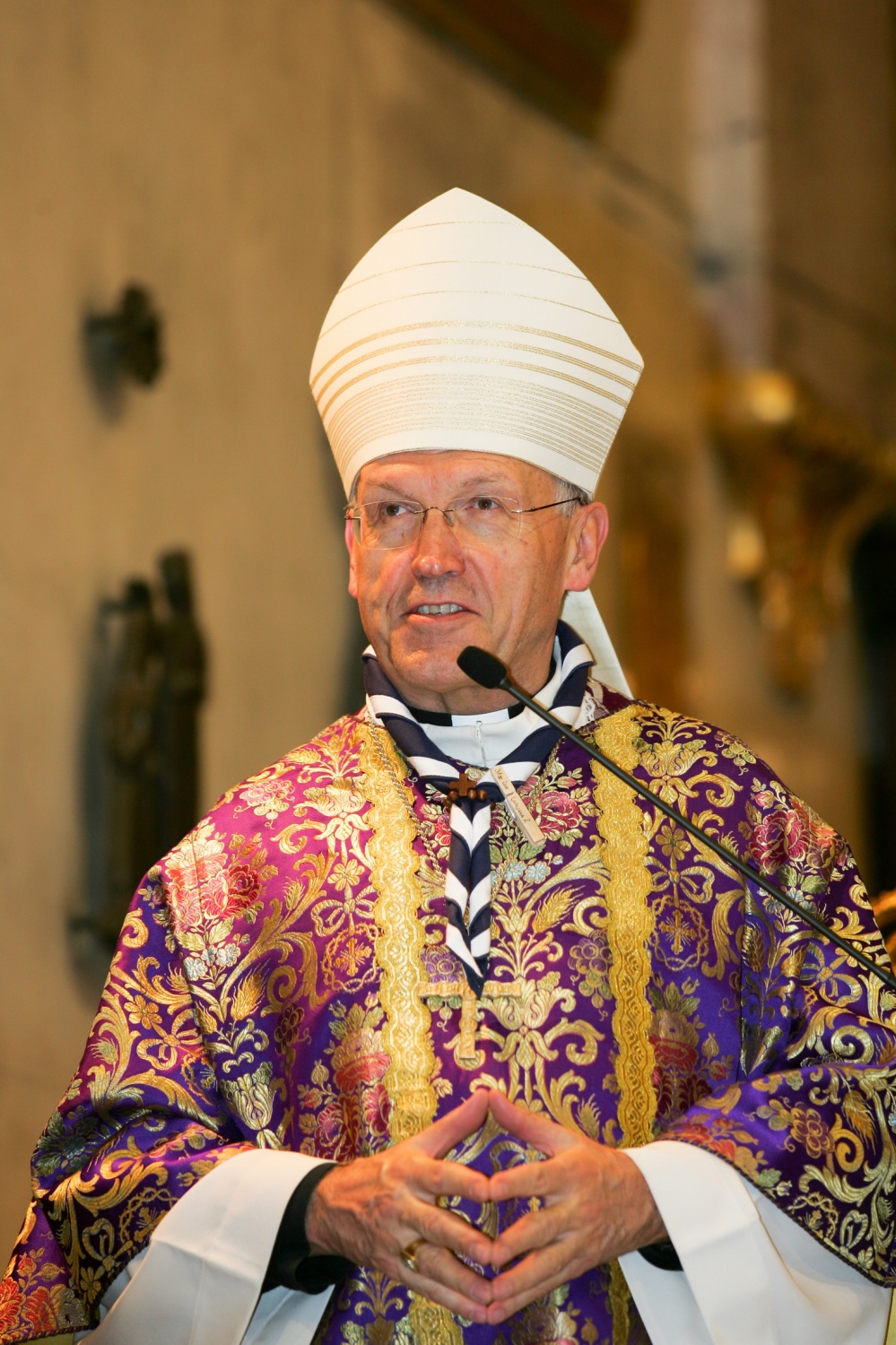 Fotoutrinki svete maše ob 20 letnici ZSKSS v ljubljanski stolnici.