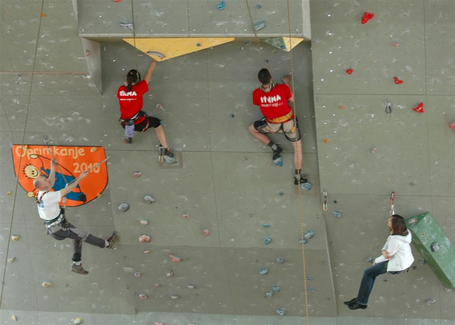 Letošnje Oprimkanje je za nami in zopet smo dobili naj oprimkarje in oprimkarice. V kraljevski PP kategoriji sta naslov ubranila Sara Jaklič (Škofja Loka 1) in Luka Boneš (Kranj 1), medtem ko smo v kategoriji IV pozdravili nova zmagovalca.
