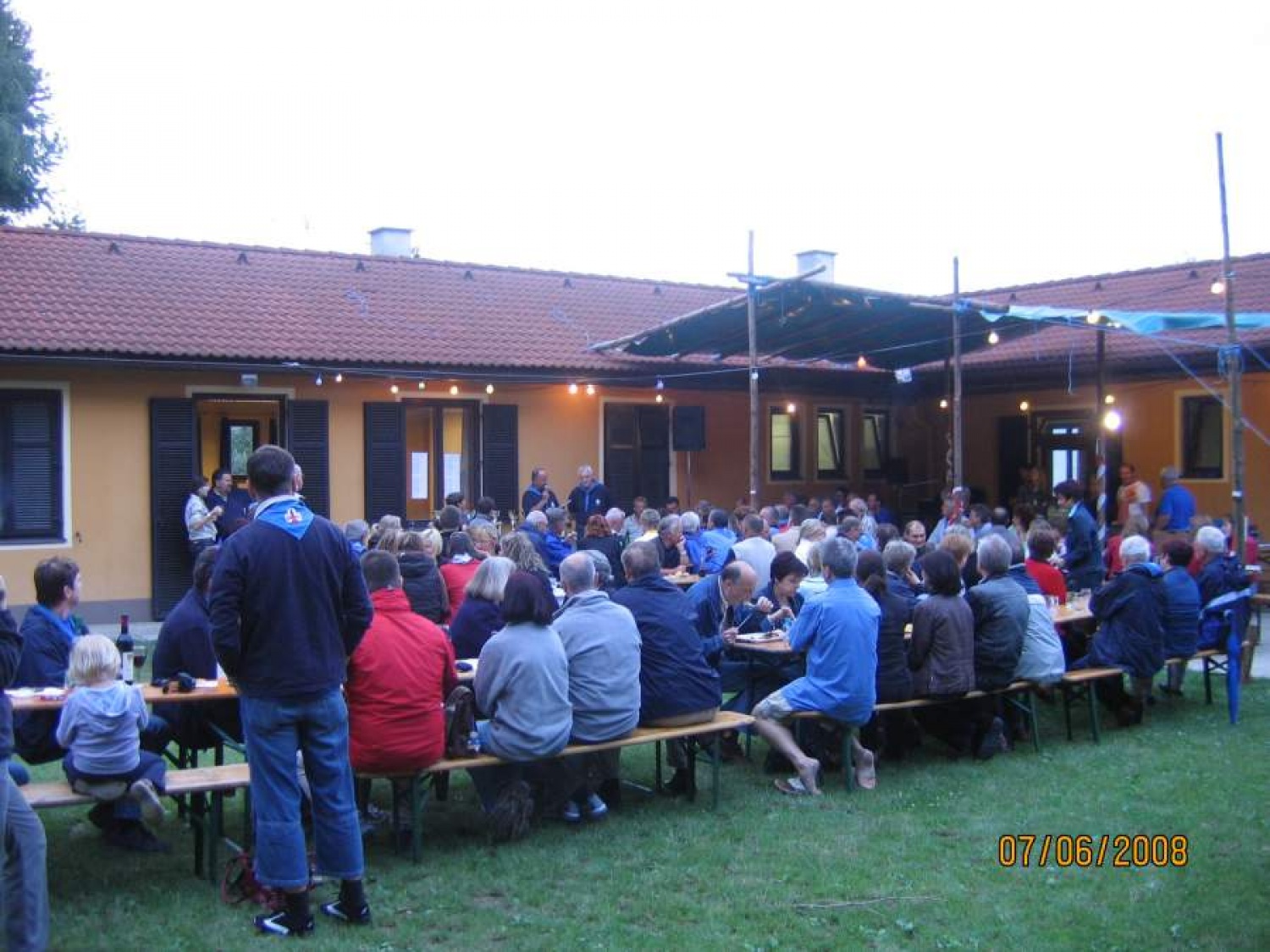 od zadaj se bolje vidi?