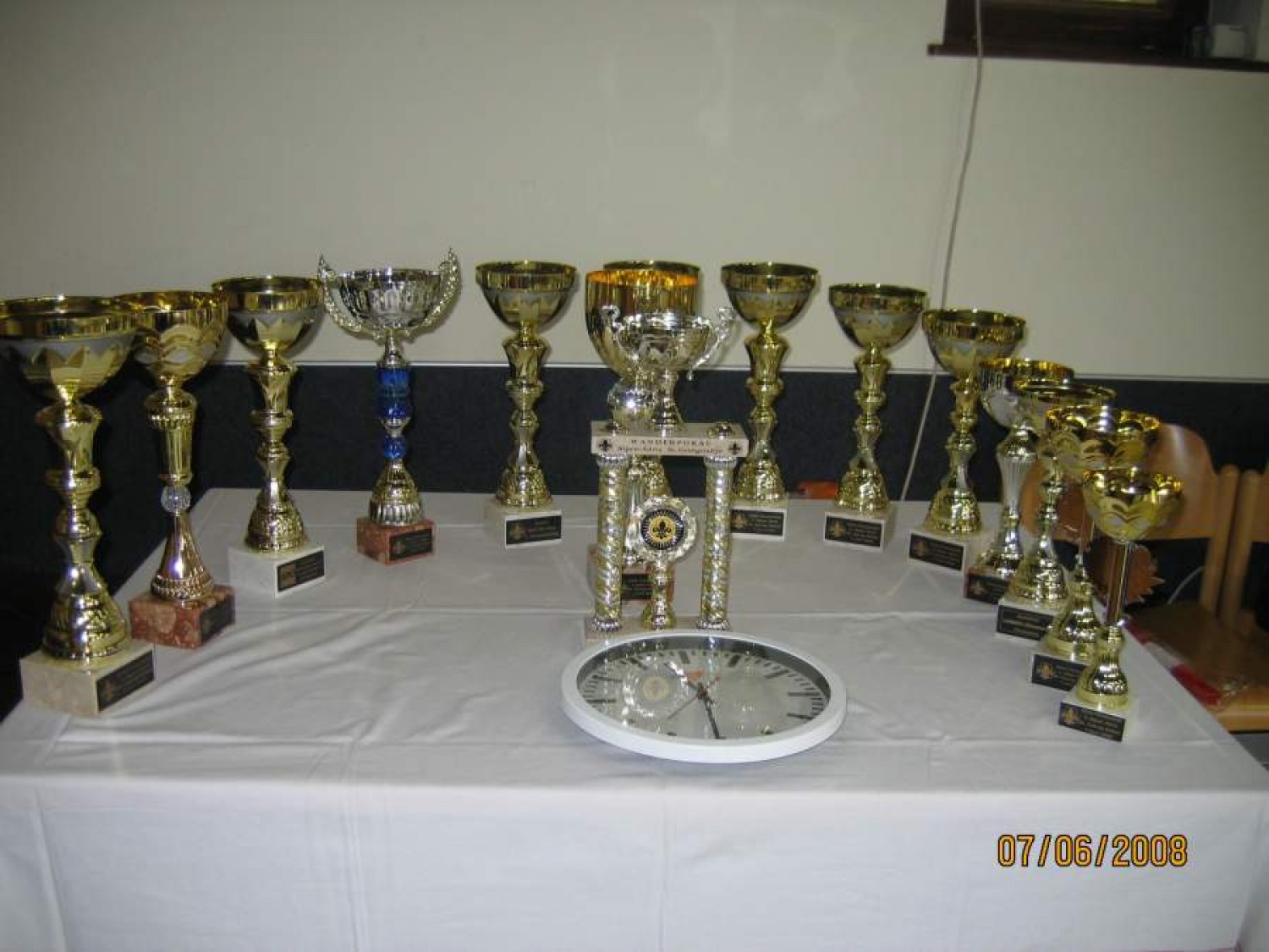 zadnji, drugi, prvi,