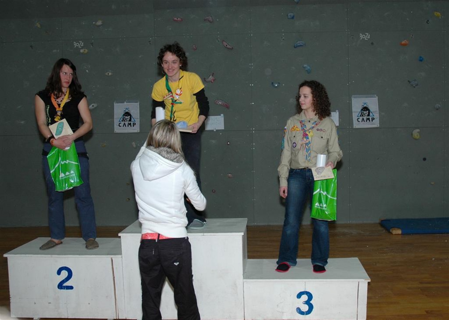 Letošnje Oprimkanje je za nami in zopet smo dobili naj oprimkarje in oprimkarice. V kraljevski PP kategoriji sta naslov ubranila Sara Jaklič (Škofja Loka 1) in Luka Boneš (Kranj 1), medtem ko smo v kategoriji IV pozdravili nova zmagovalca.