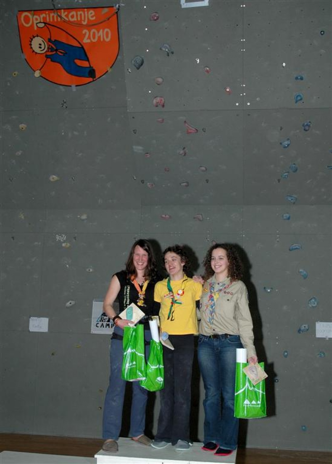 Letošnje Oprimkanje je za nami in zopet smo dobili naj oprimkarje in oprimkarice. V kraljevski PP kategoriji sta naslov ubranila Sara Jaklič (Škofja Loka 1) in Luka Boneš (Kranj 1), medtem ko smo v kategoriji IV pozdravili nova zmagovalca.