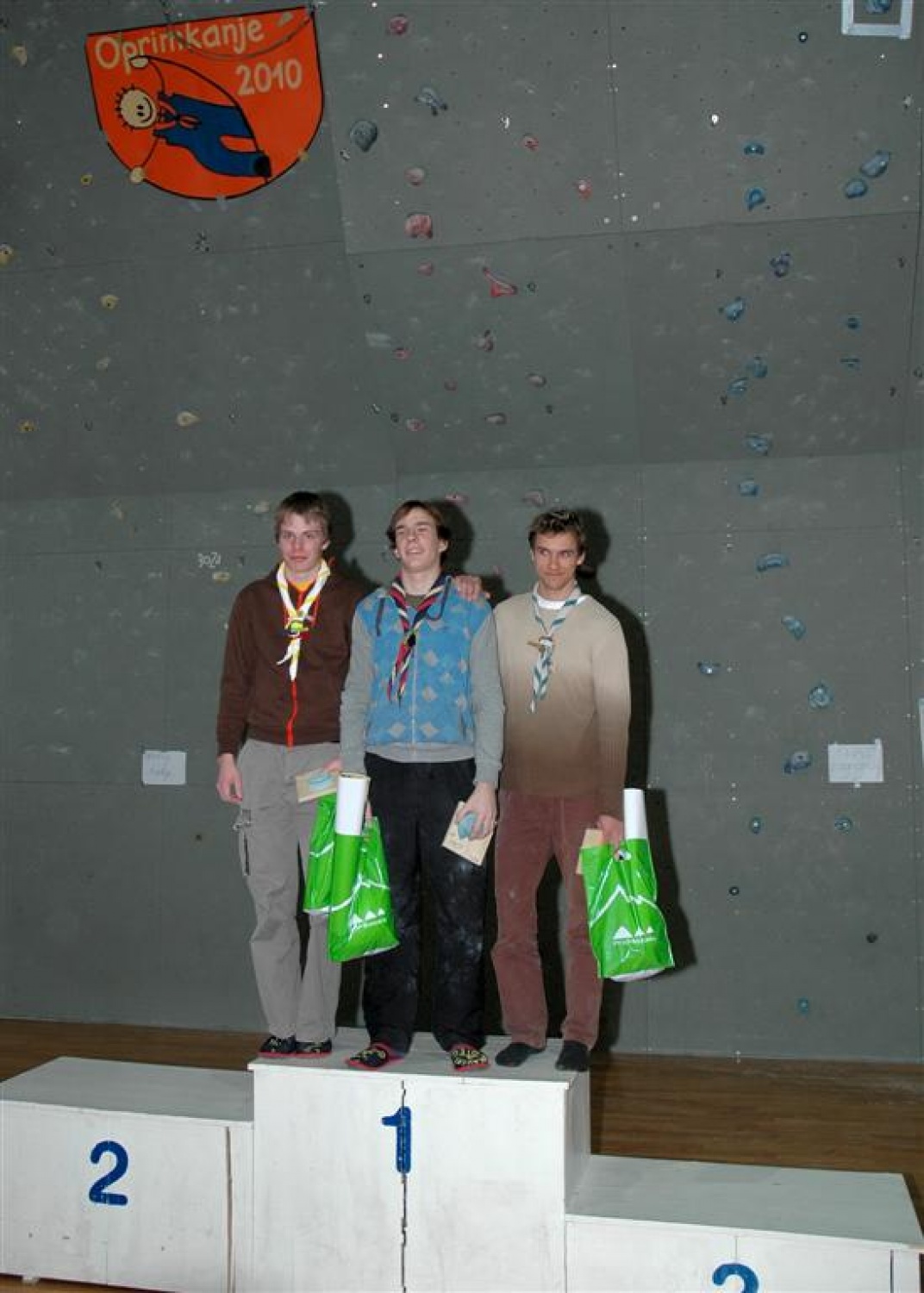 Letošnje Oprimkanje je za nami in zopet smo dobili naj oprimkarje in oprimkarice. V kraljevski PP kategoriji sta naslov ubranila Sara Jaklič (Škofja Loka 1) in Luka Boneš (Kranj 1), medtem ko smo v kategoriji IV pozdravili nova zmagovalca.