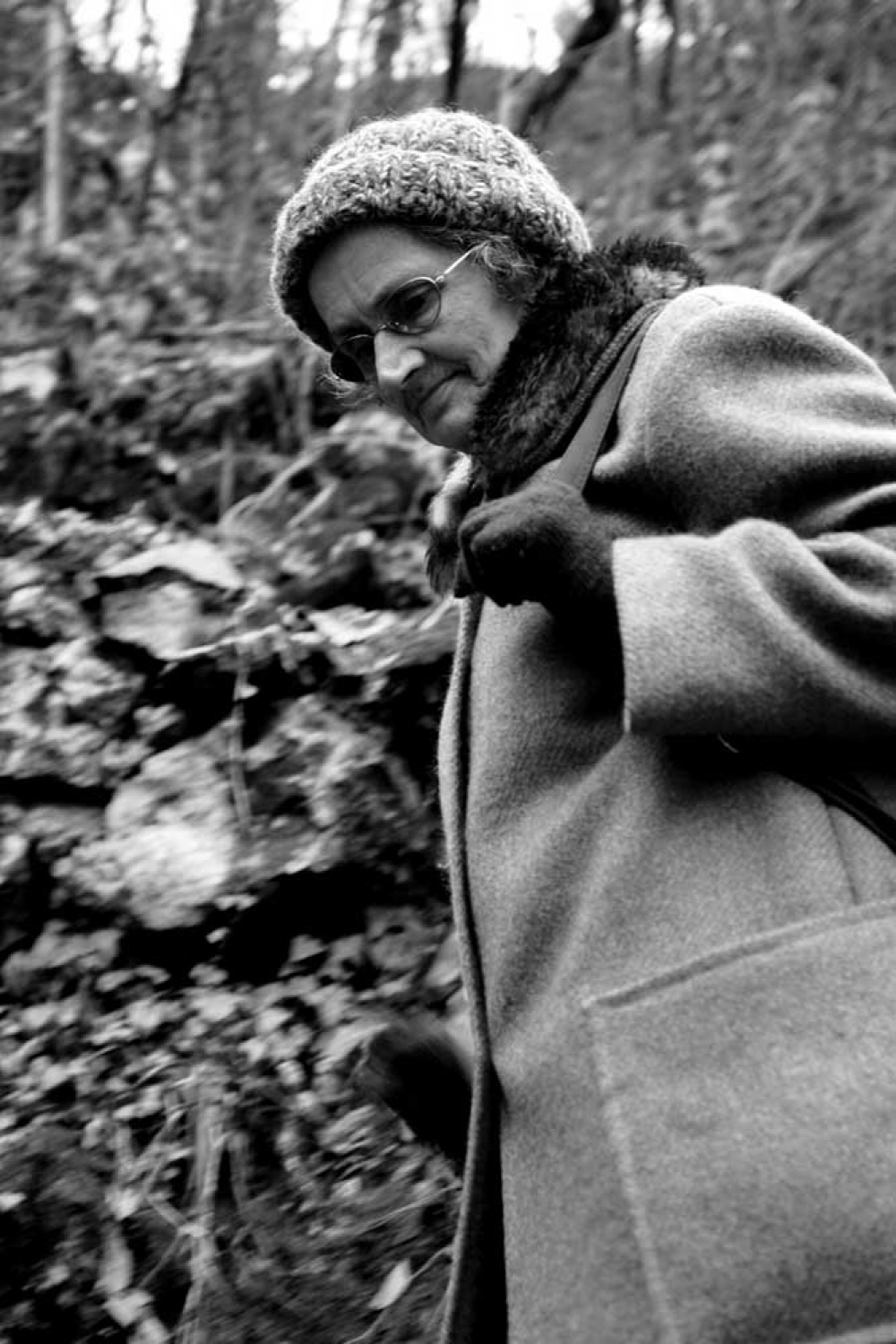 Za osvežitev spomina: V začetku  decembra smo se na Bledu zbrali znanja željni skavti iz vse Slovenije. Na dvodnevnem seminarju smo spoznavali osnove pisanja za internetni medij. Hkrati pa smo se s pomočjo Tamina Petelinška, ki se že vrsto let ukvarja s fotografijo, tudi  izpopolnjevali na tem področju. 


(tukaj sem prilepila tudi članek, ker mi iz neznanega razloga ne odpre spodnjega okna za vsebino novice)
Čeprav se je seminar zaključil, pa smo vsi nestrpno pričakovali Taminove komentarje na naše foto zgodbe. Kot nam je bilo obljubljeno, smo jih prejeli na e-mail naslove. V komentarju nam je Tamino podal svoje mnenje in nasvete kako svoje znanje še nadgraditi. Nekaterim je pokazal  nov pogled na njihovo zgodbo in tako širil naše polje znanja. Drugim je fotografije malo priredil, mogoče kje povečal kontraste ali pa odrezal kakšen odvečni del. Ob koncu pa nas je pozval, da se še kdaj s konkretnim vprašanjem obrnemo nanj, saj z vsako novo informacijo širimo obzorja.

Tako se jaz ob začetku leta obračam na vas: Sprašujte, poslušajte in si zapomnite, saj s tem gradite svojo zakladnico znanja. Vse dobro v novem letu!

V imenu udeležencev seminarja  in ekipe Skavt.NET-a se zahvaljujem obema gostoma seminarja. Tako Tonetu, kot Taminu, ki sta bila pripravljena z nami deliti svoj čas, znanje in predvsem izkušnje.

V spodnji galeriji, pa si lahko ogledate končne izdelke naše foto zgodbe.