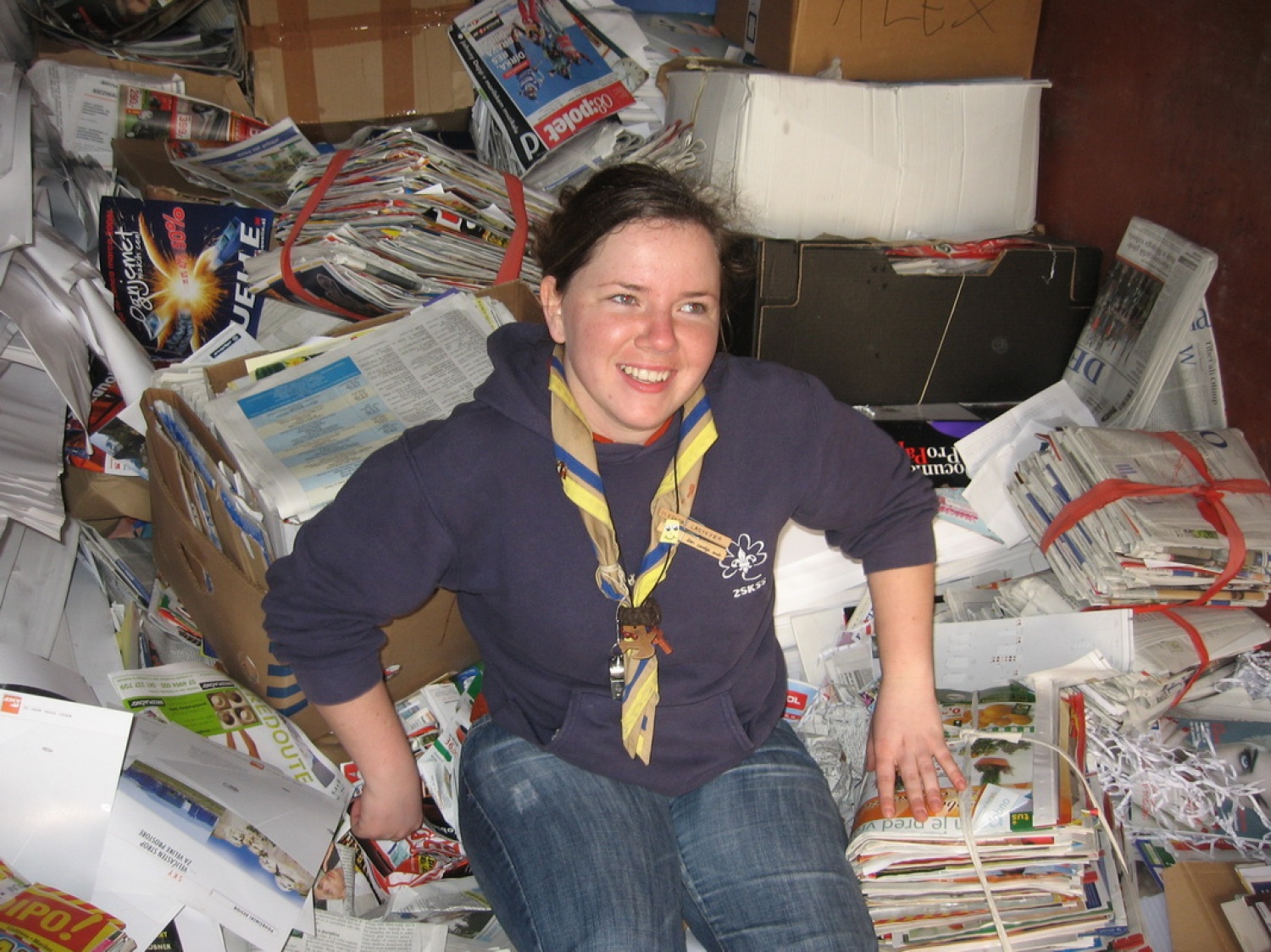 Stegovodkinja med papirjem