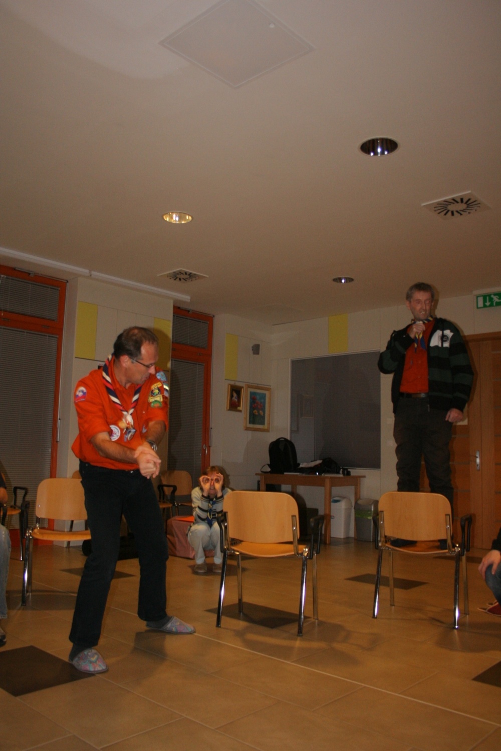 Na Bledu se dogaja, saj je v polnem teku SkavtNETov seminar spletnega novinarstva. Mladi iz celotne Slovenije smo se zbrali, da se naučimo česa novega. Kaj točno delamo pa si lahko preberete in ogledate v nadaljevanju.