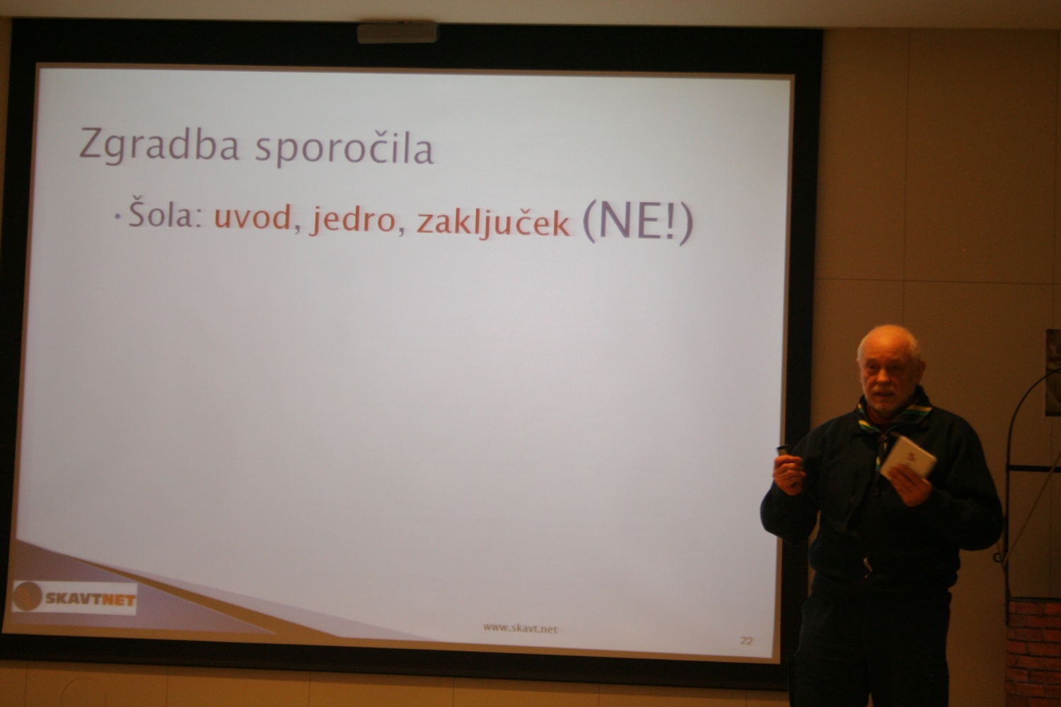 Na Bledu se dogaja, saj je v polnem teku SkavtNETov seminar spletnega novinarstva. Mladi iz celotne Slovenije smo se zbrali, da se naučimo česa novega. Kaj točno delamo pa si lahko preberete in ogledate v nadaljevanju.