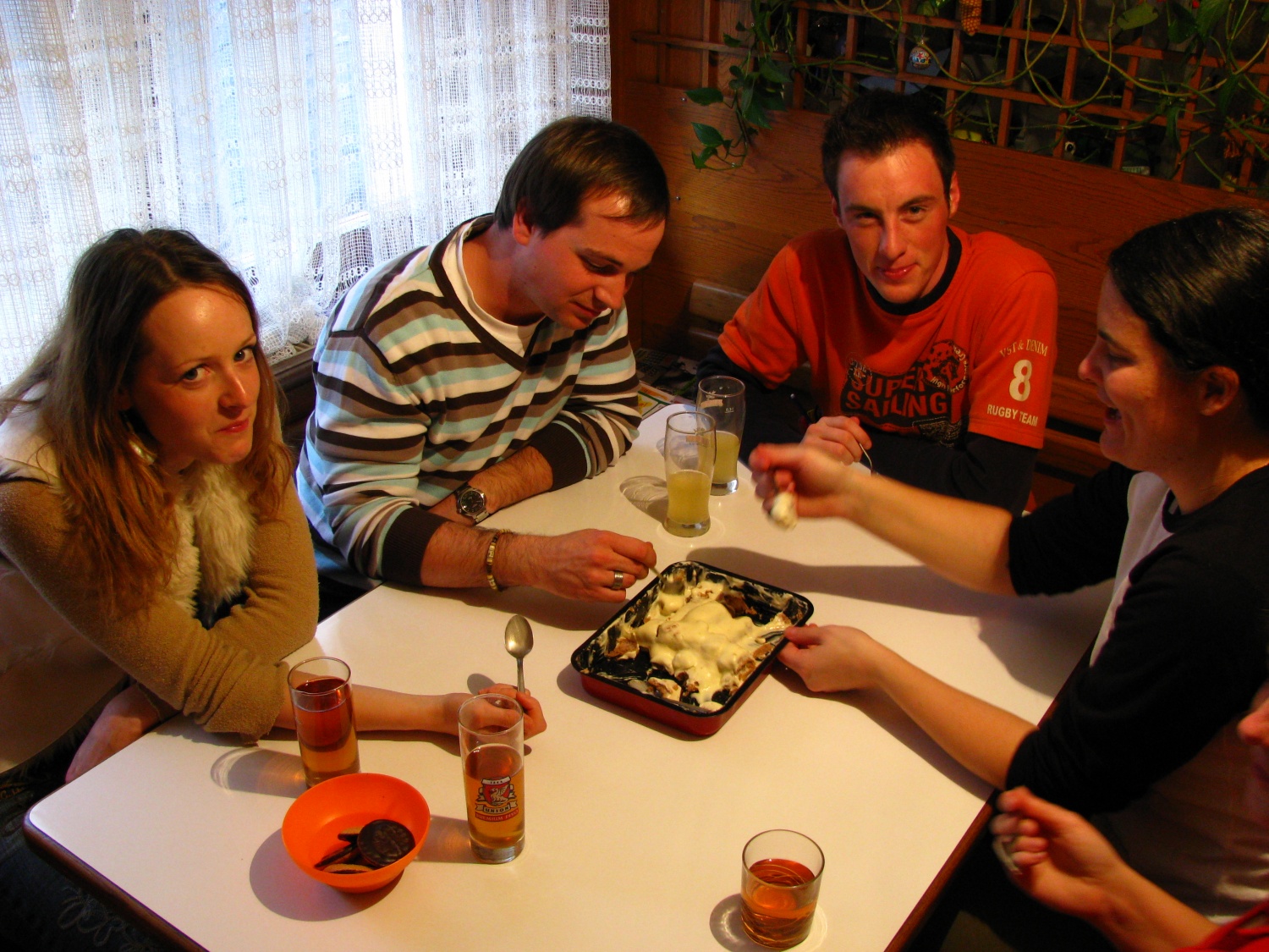 Praznovanje po kriznem sestanku