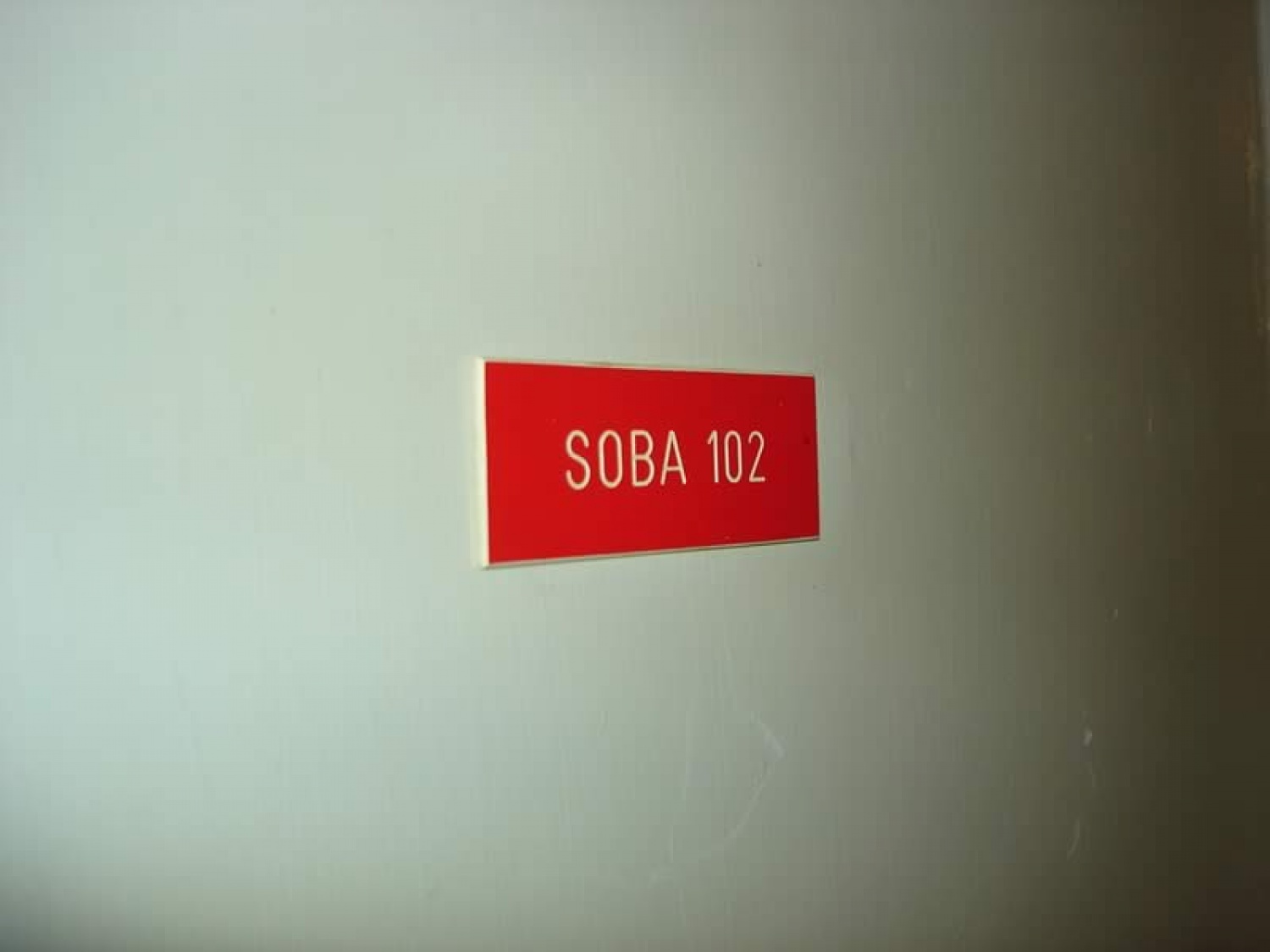 Uganite, kdo je notri...