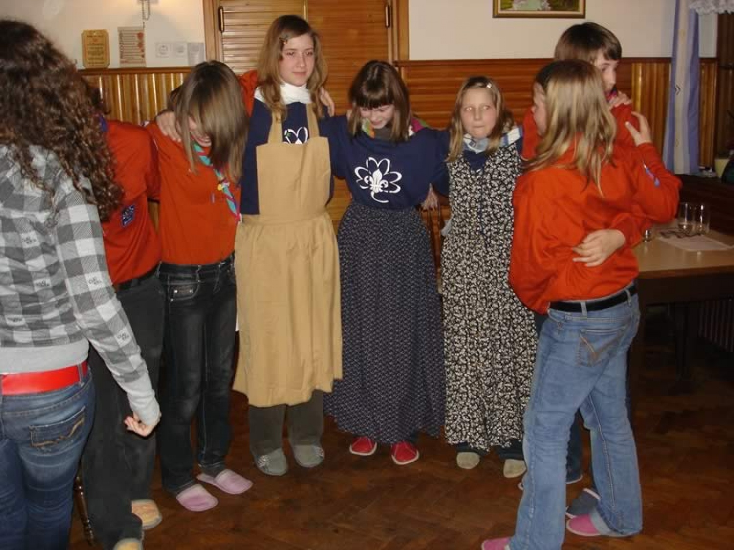 Grkinje so nas naučile plesati sirtaki.