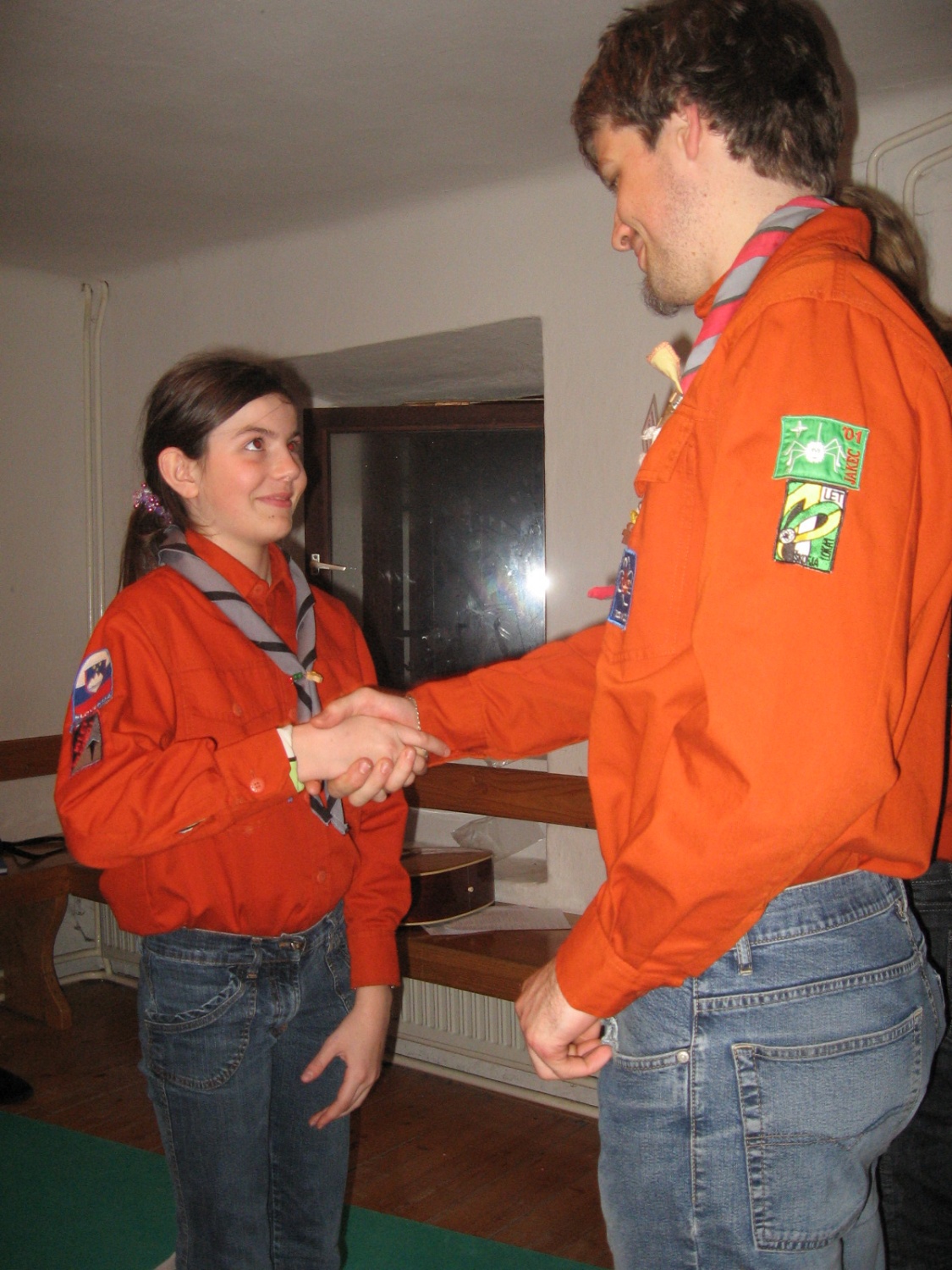 oglejte si slike.so zelo dobre.slik je deset in prikazujejo doživetja in izive skavtov iz železnikov.