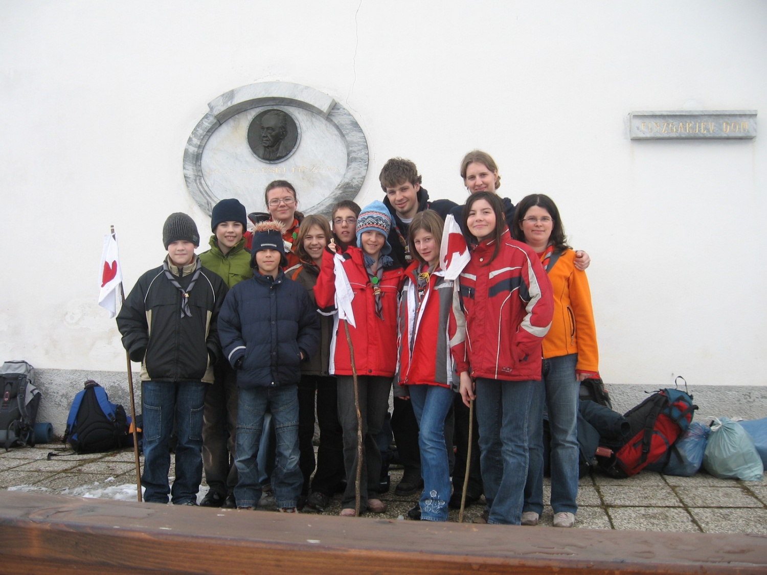 oglejte si slike.so zelo dobre.slik je deset in prikazujejo doživetja in izive skavtov iz železnikov.