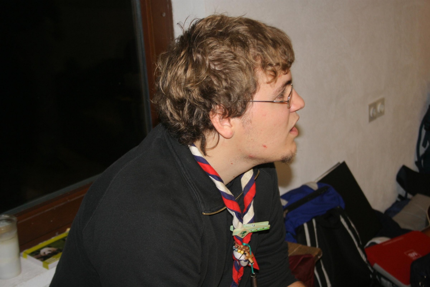 naš programer Blaž razmišlja