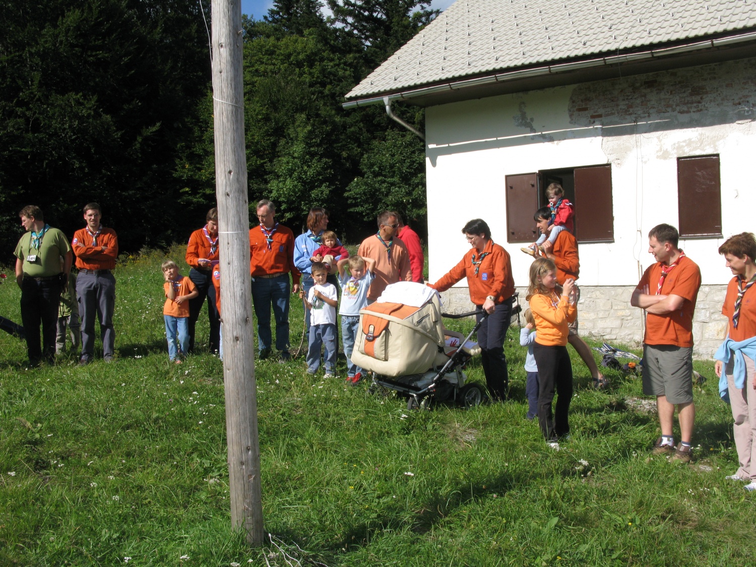 Nekateri pa še ne vedo, da se ne stoji v krogu