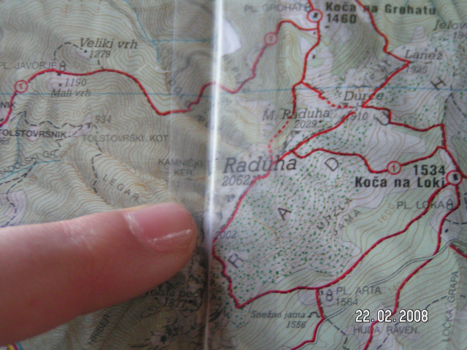 V galeriji lahko vidite nekaj utrinkov iz naše poti proti Raduhi, na njo in iz nje!