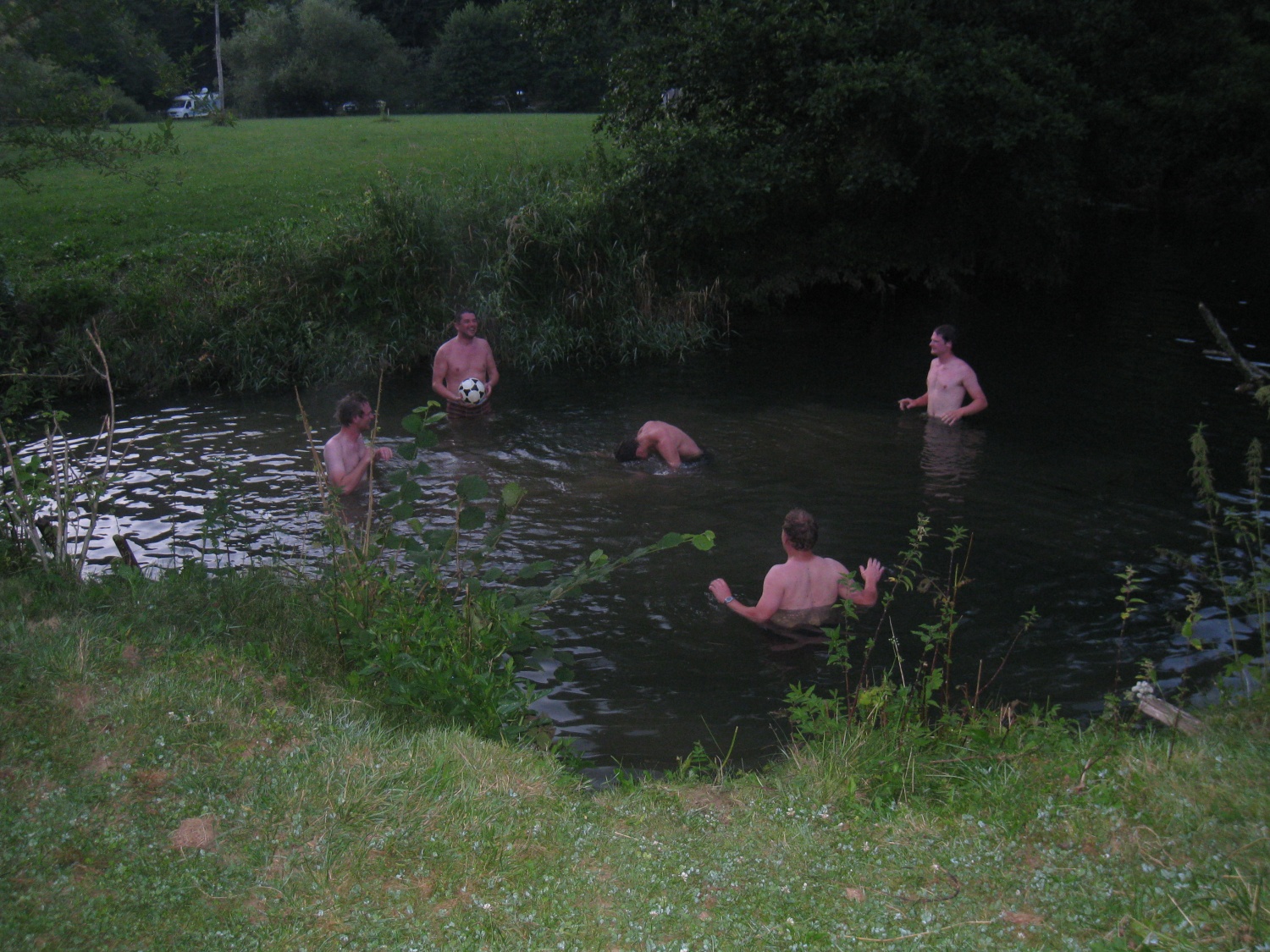 ko grejo udeleženci na izhod: tretjič