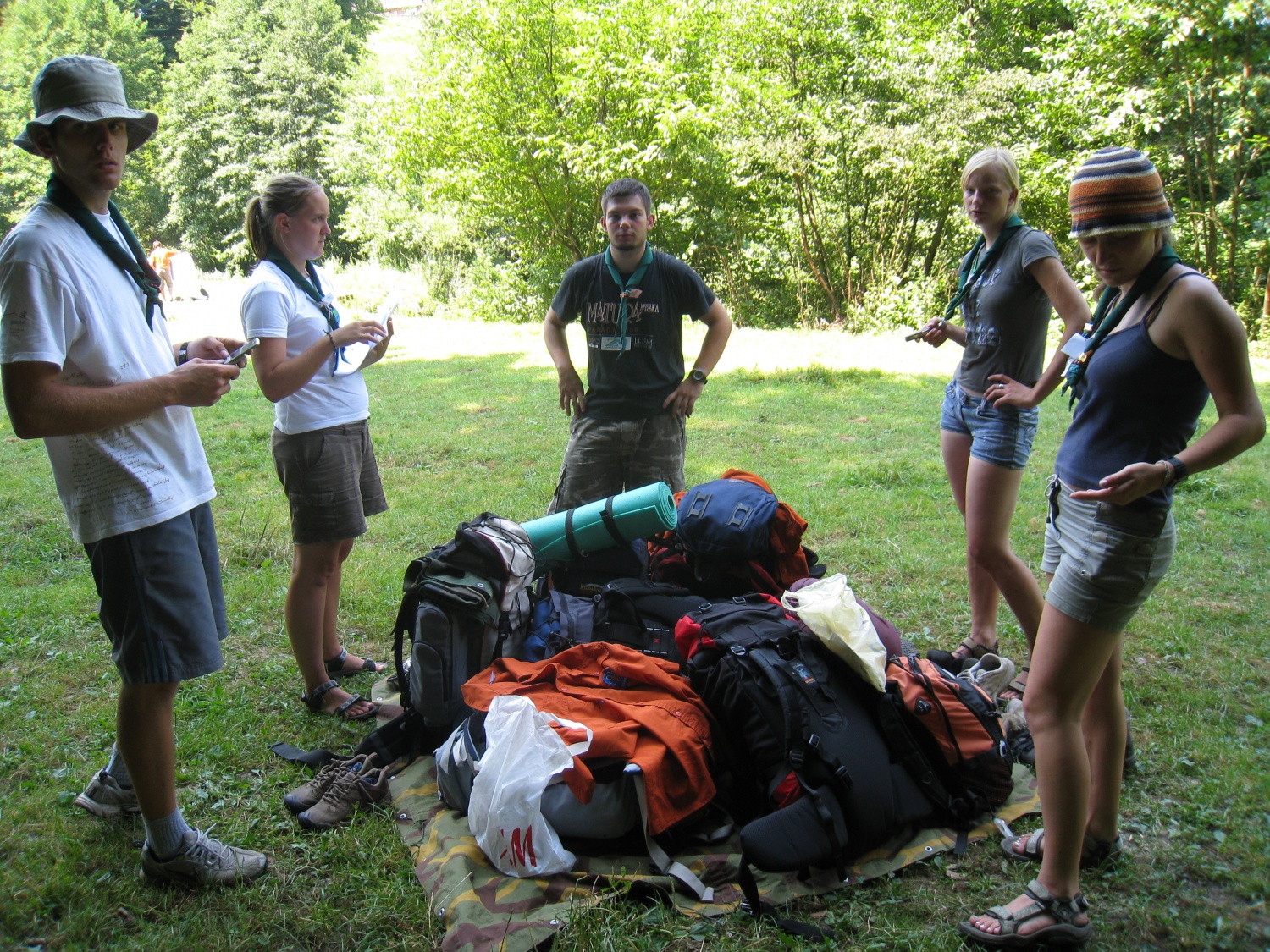 kameleoni gredo domov