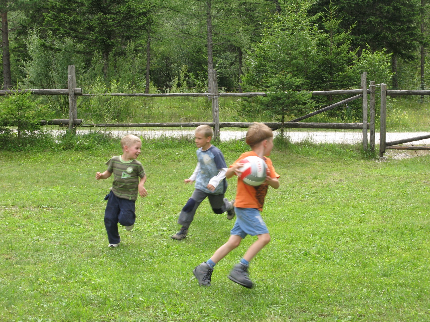 žogo imamo, golov pa ne, pa nič ne de