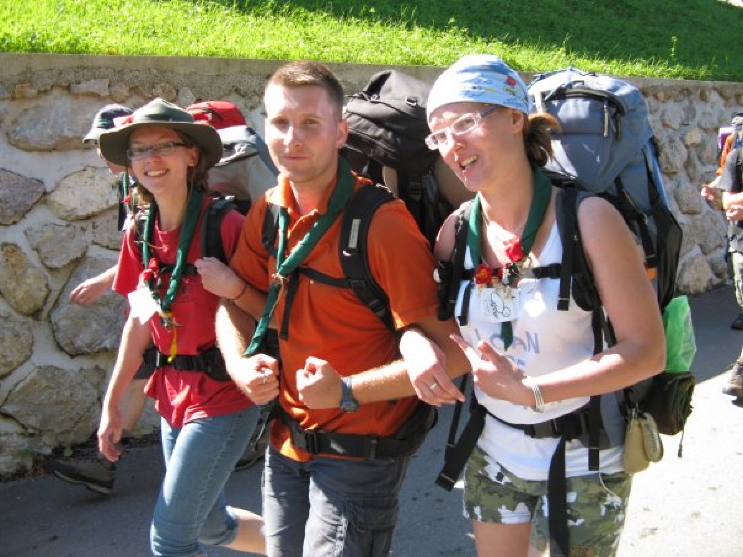 V tednu od 17. do 23. julija 2009 je po krajih med Blanco in Bregom nad dolino Save po poti lastne rasti in odkrivanja skrivnosti vzgoje in metode dela v veji PP pešačilo čez 30 »prilagojencev«.