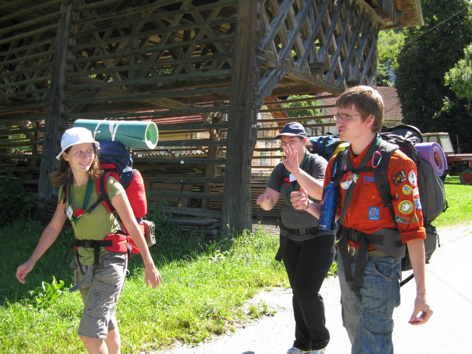 V tednu od 17. do 23. julija 2009 je po krajih med Blanco in Bregom nad dolino Save po poti lastne rasti in odkrivanja skrivnosti vzgoje in metode dela v veji PP pešačilo čez 30 »prilagojencev«.