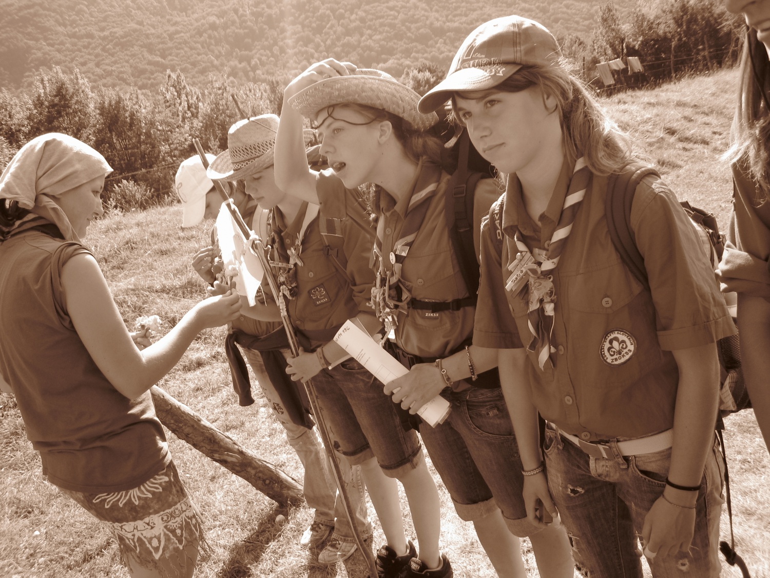 Danes se je končal prvi letošnji TZV, ki je potekal v Doljah pri Tolminu. 40 udeležencev in 8 voditeljev je preživelo teden nepozabnih skavtskih dogodivščin. 
Več o njih pa naj povedo naslednja pesem in nekaj slikovnih utrinkov.