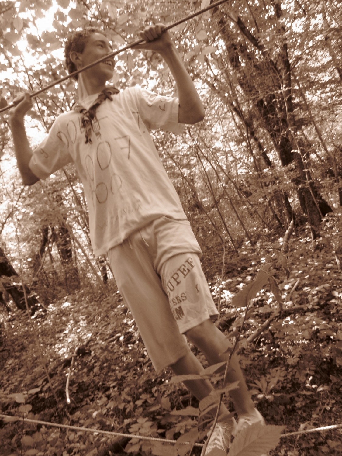 Danes se je končal prvi letošnji TZV, ki je potekal v Doljah pri Tolminu. 40 udeležencev in 8 voditeljev je preživelo teden nepozabnih skavtskih dogodivščin. 
Več o njih pa naj povedo naslednja pesem in nekaj slikovnih utrinkov.